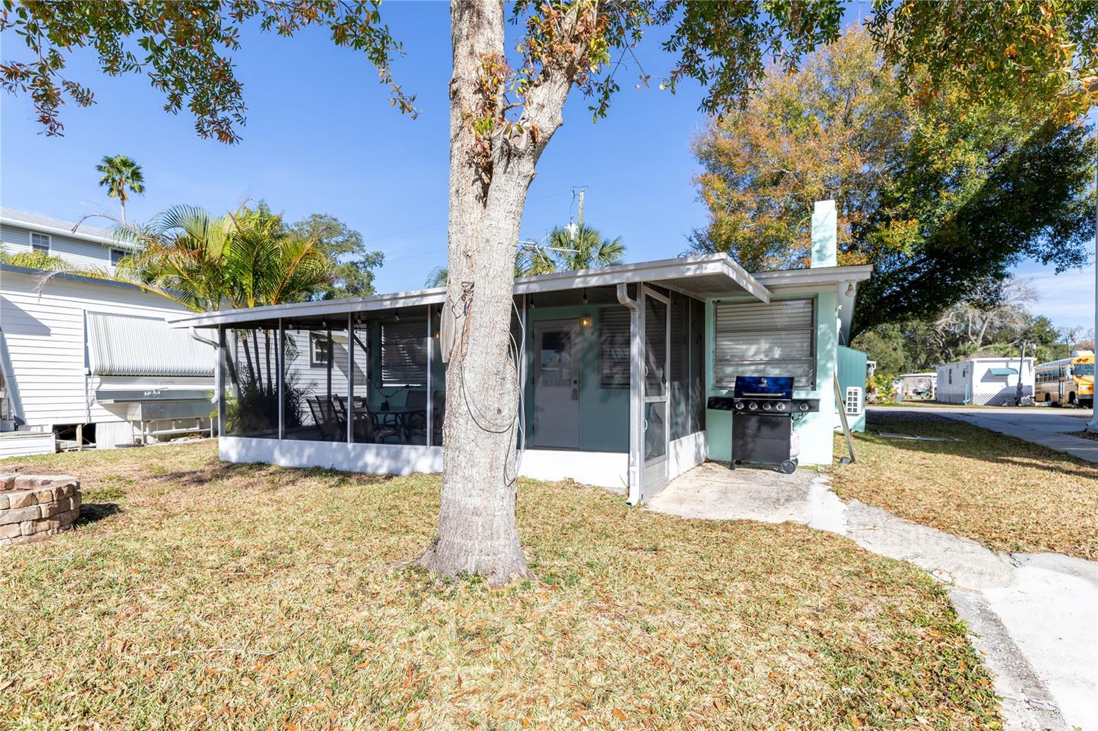 5461 CIRCLE DR