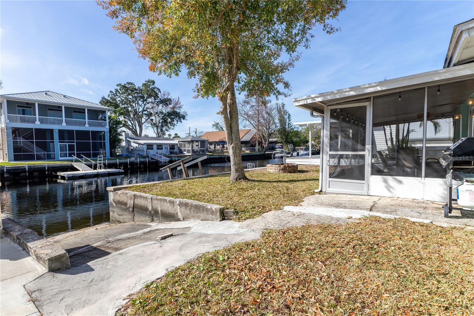 5461 CIRCLE DR
