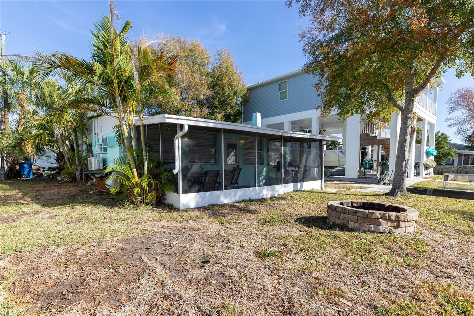 5461 CIRCLE DR