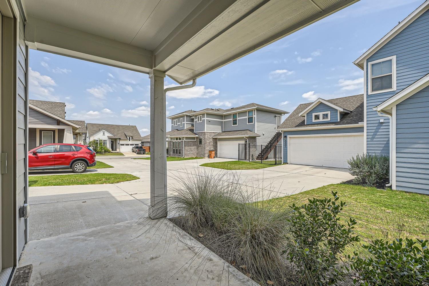 8319 Laughlin LN
