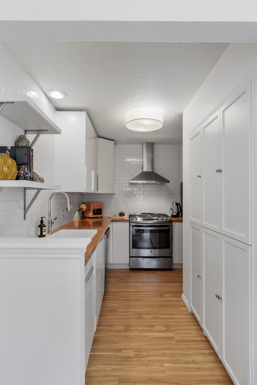 2706 Holly Springs CT