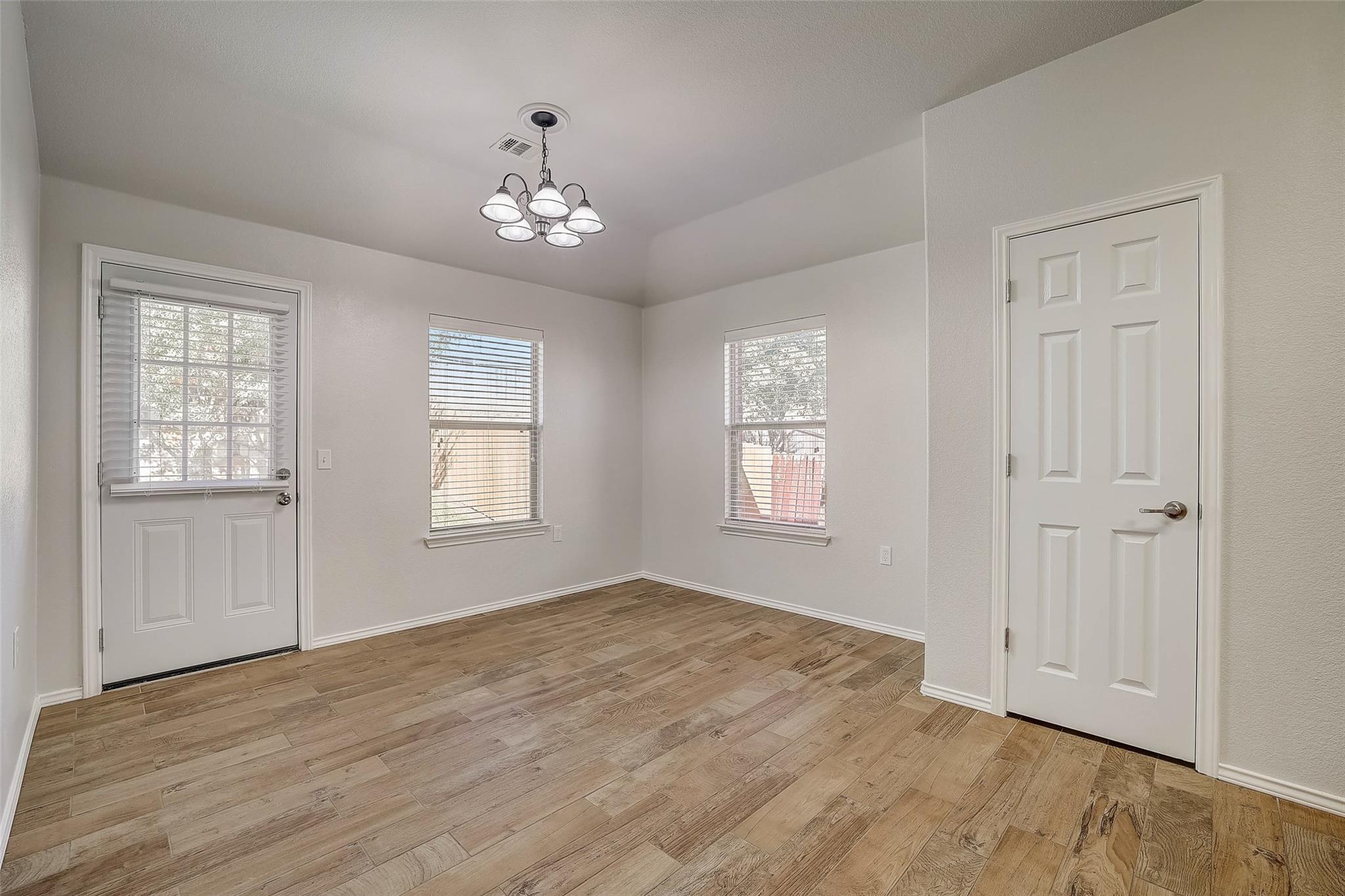 5800 Silver Screen DR, Austin