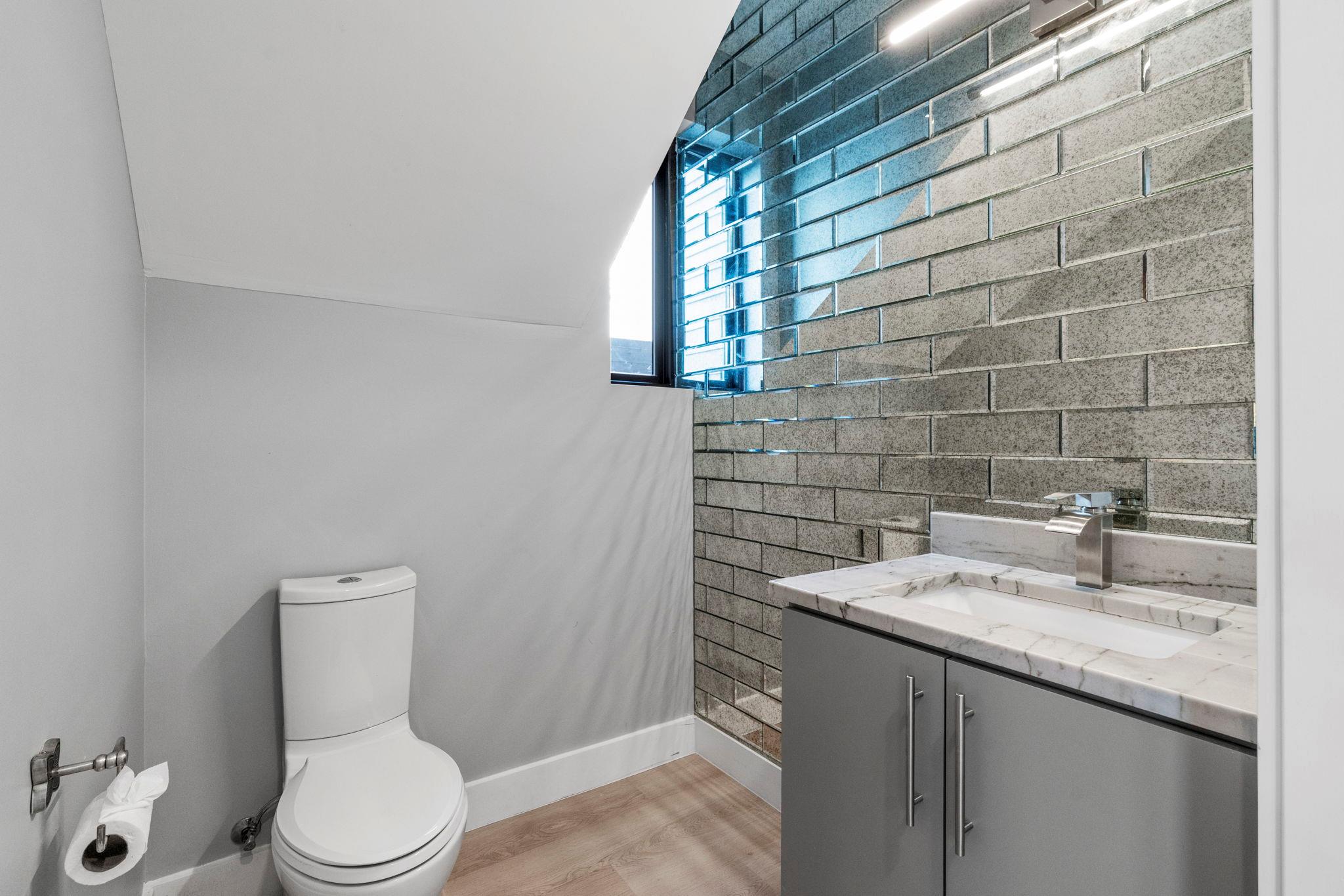 3612 Thompson Street