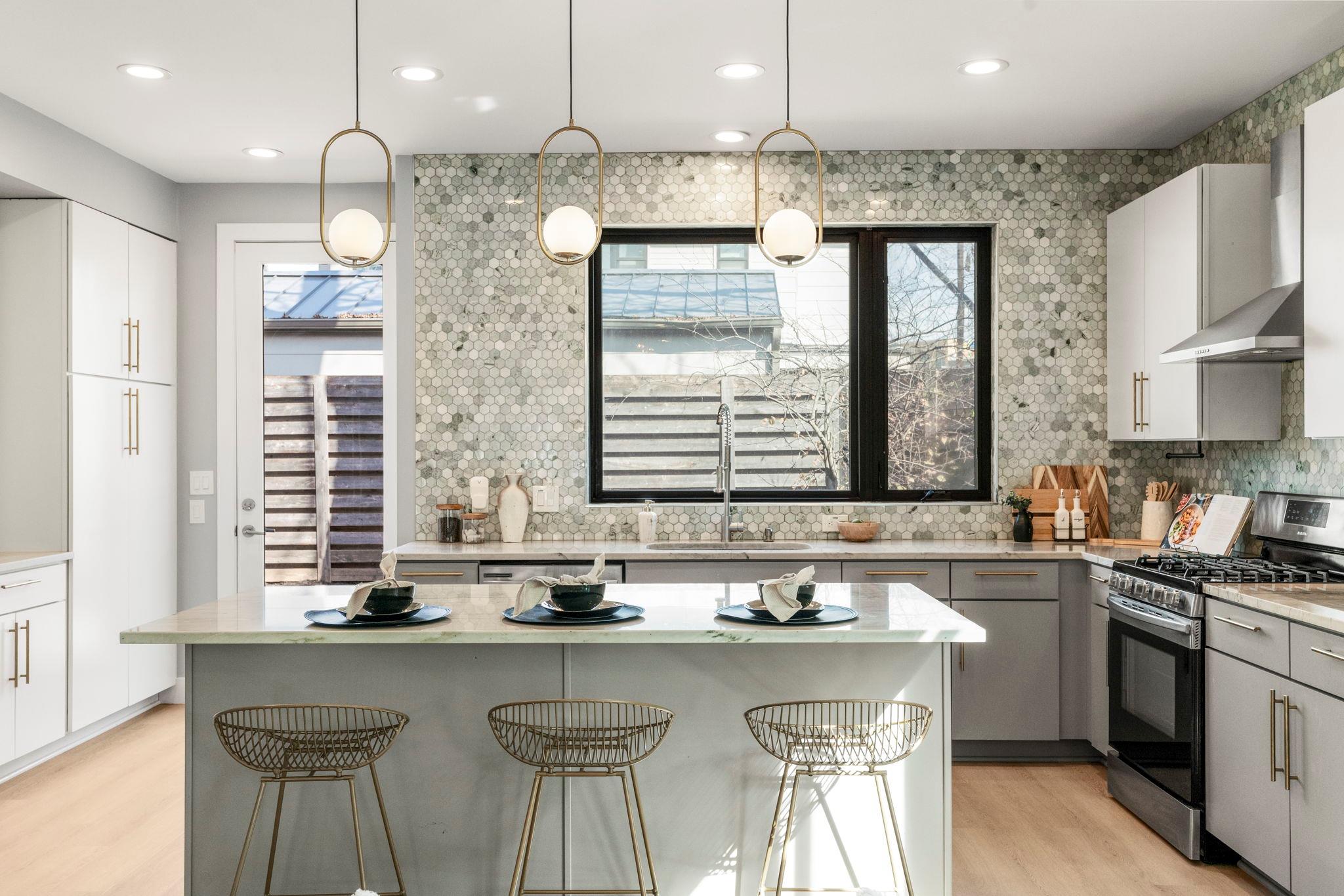 3612 Thompson Street