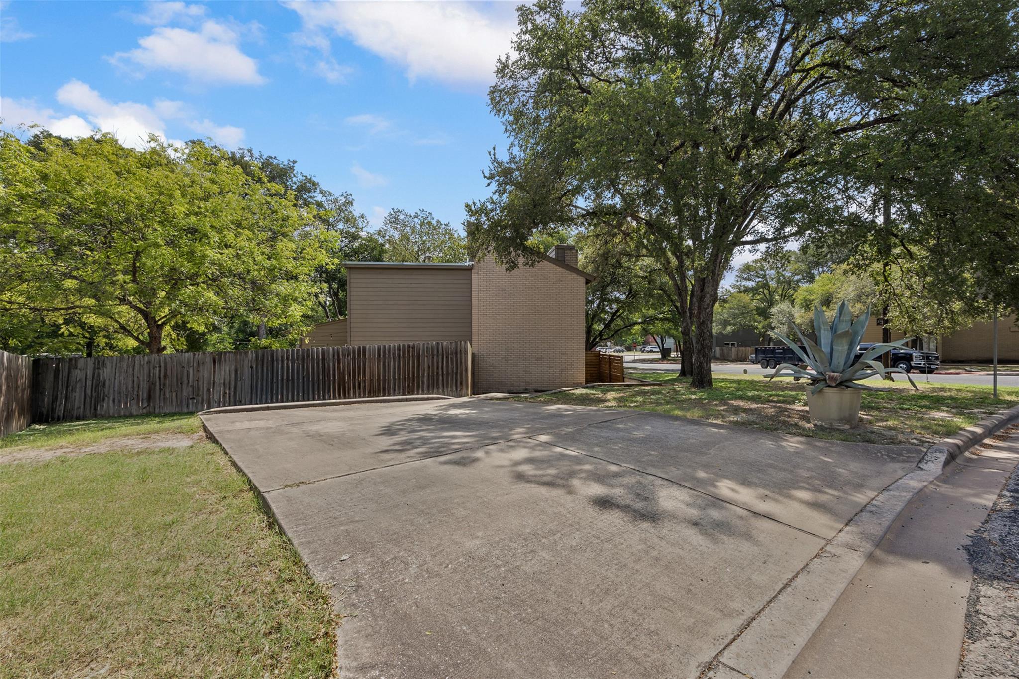 1404 Southport DR # A