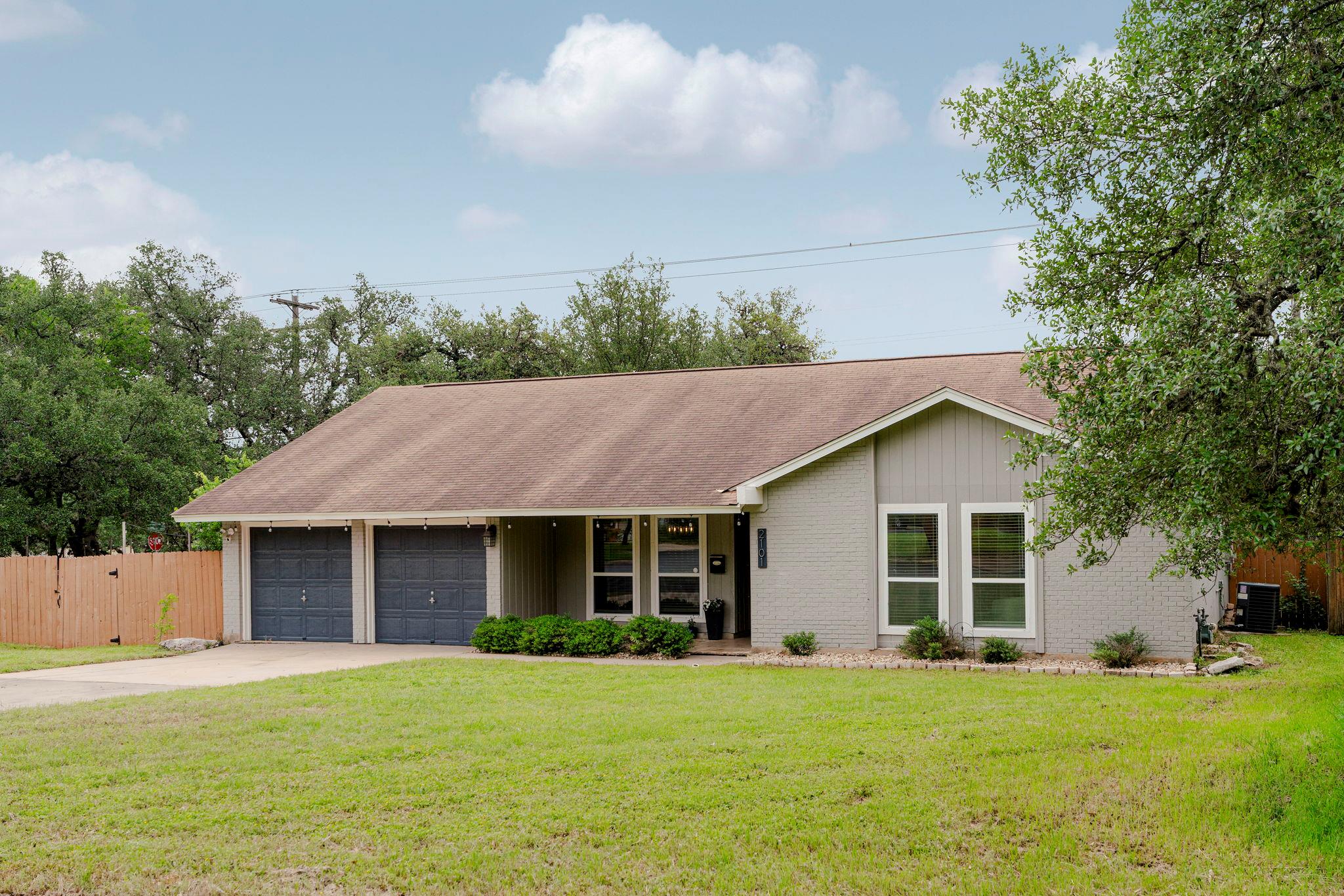 2101 Falcon Hill DR
