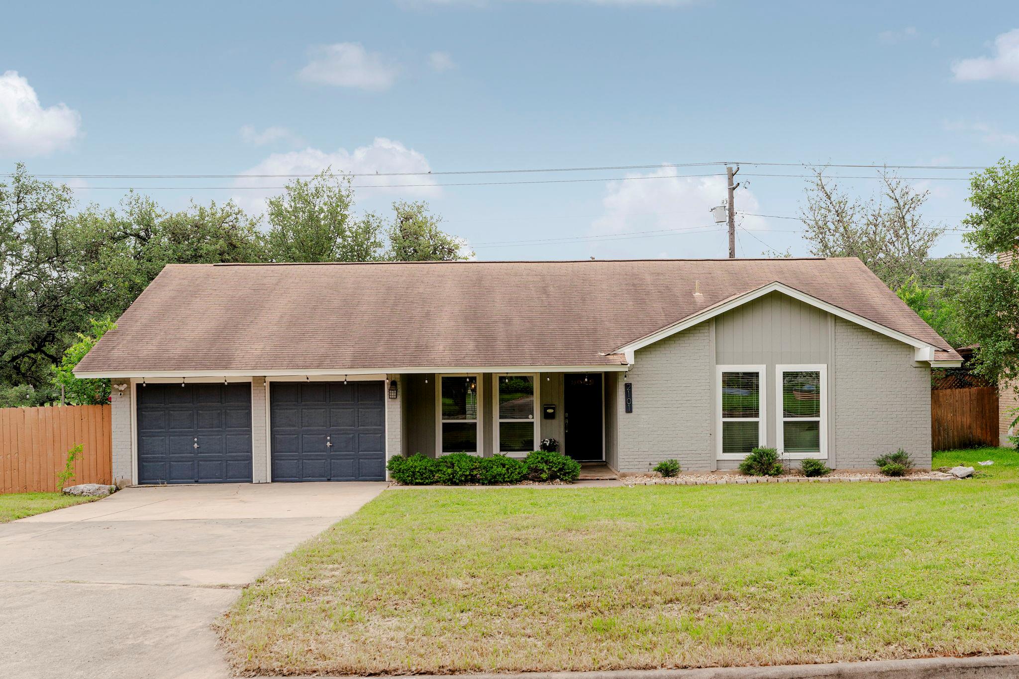2101 Falcon Hill DR