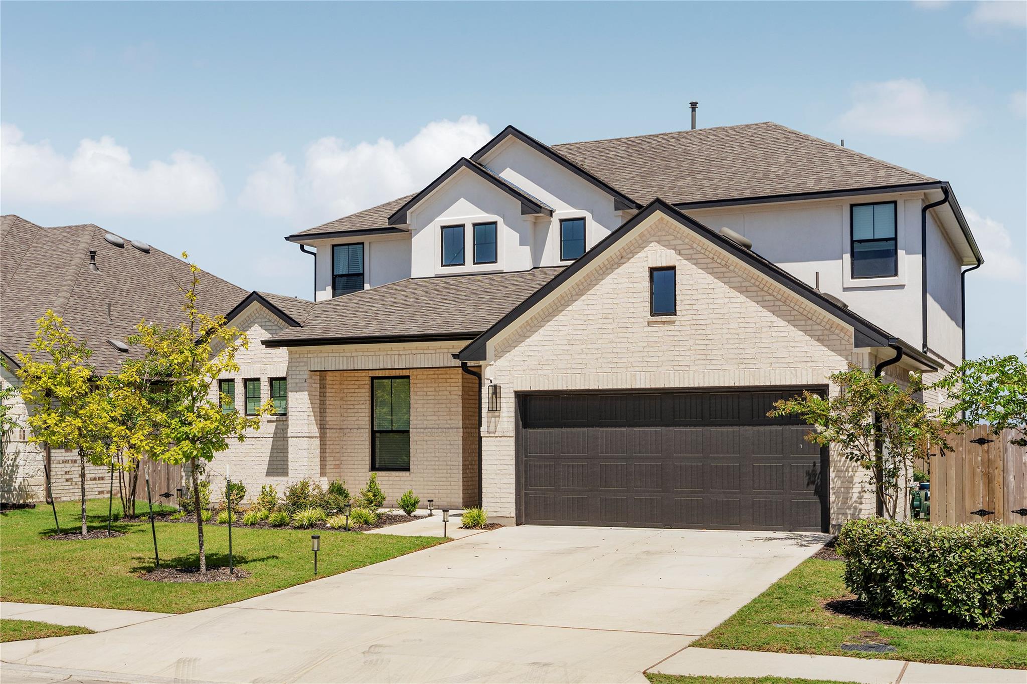 20225 Dustin LN