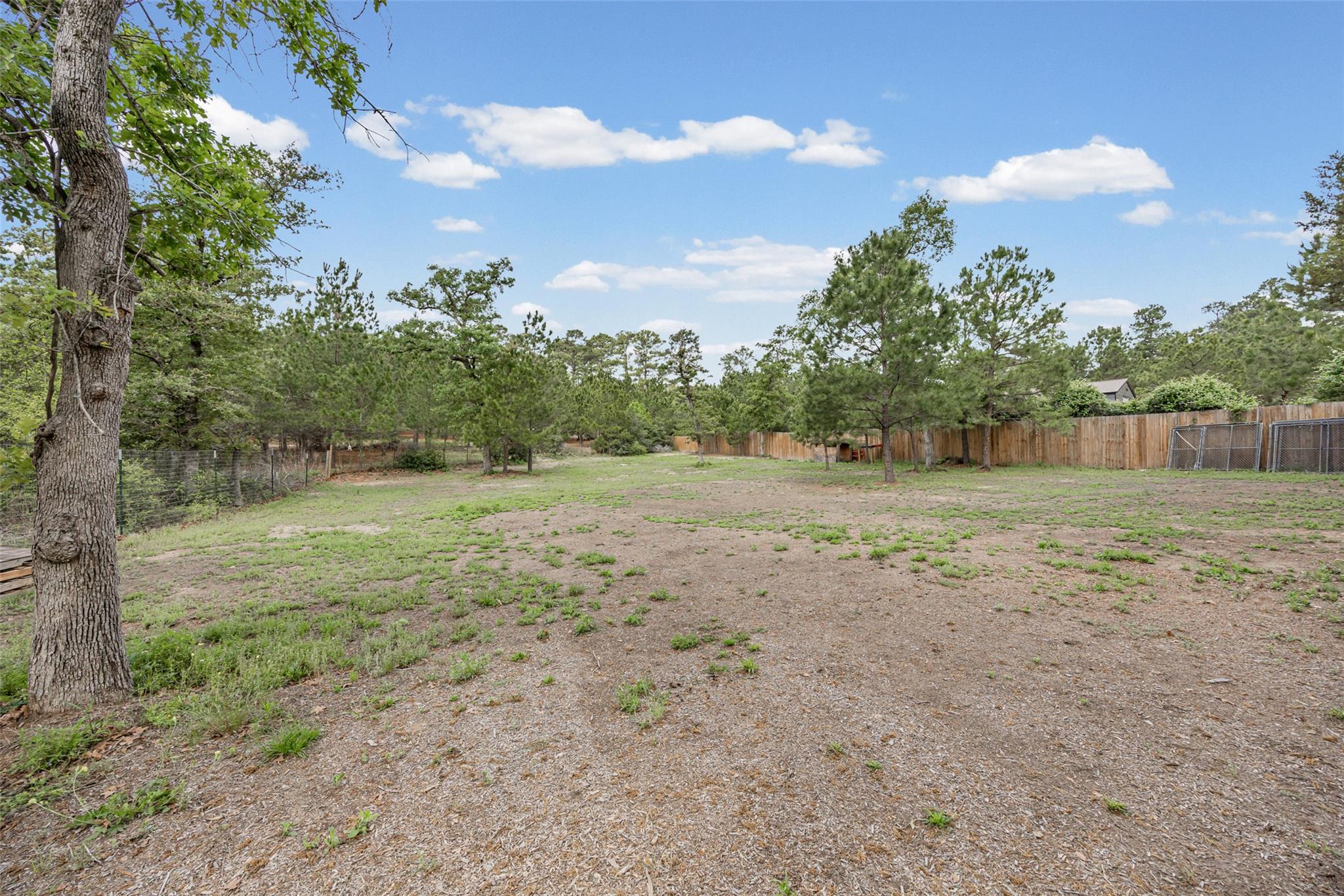 198 W Kelley RD
