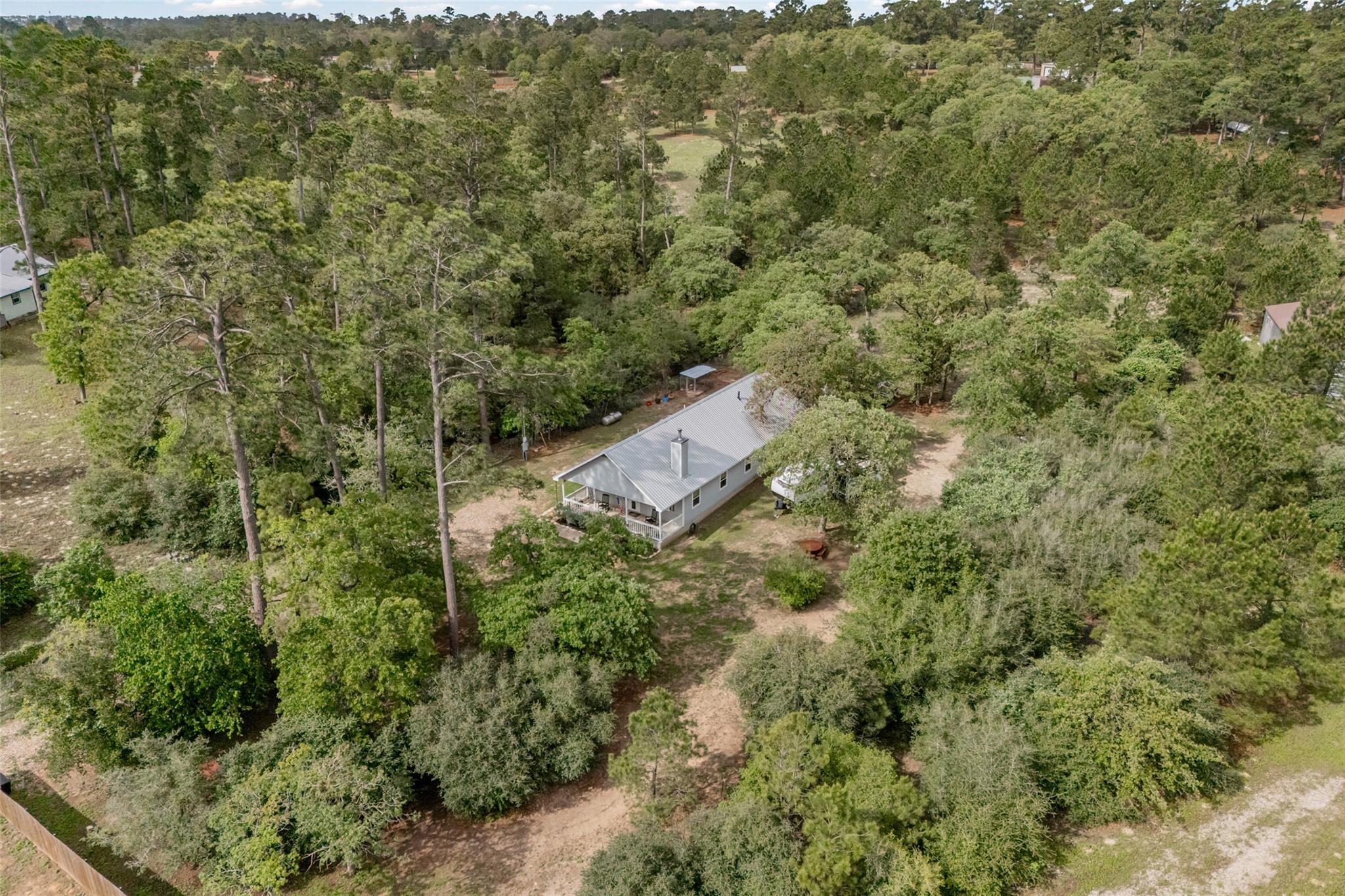 198 W Kelley RD