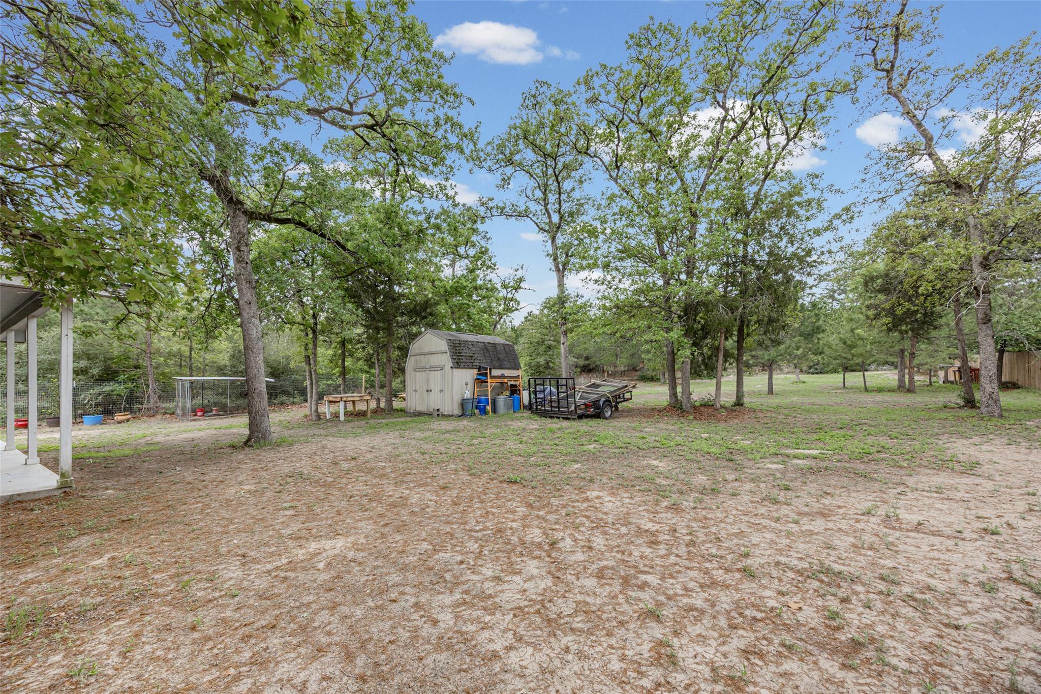 198 W Kelley RD