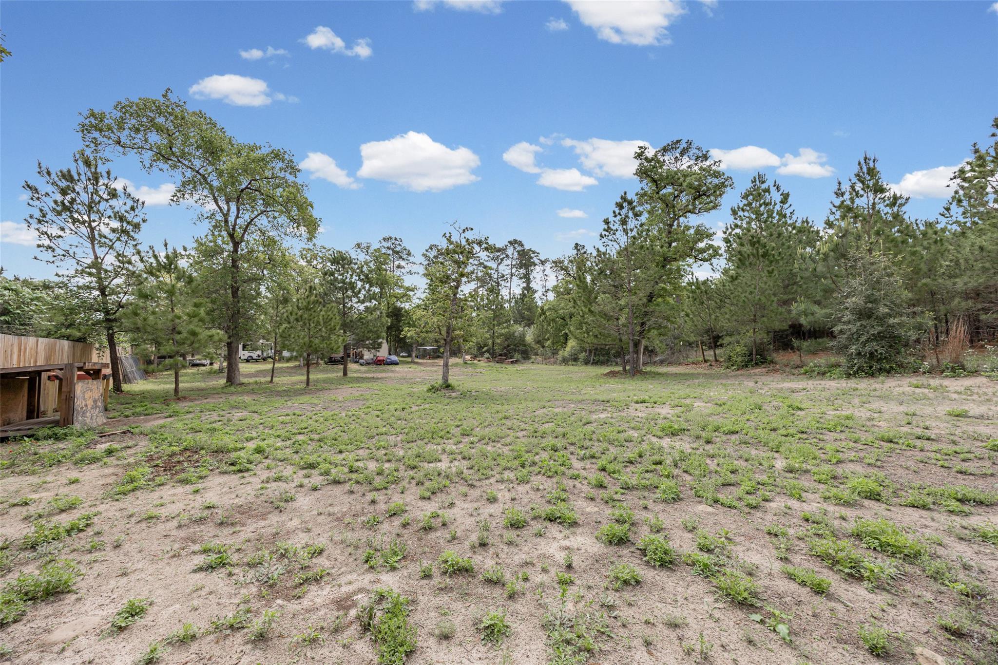 198 W Kelley RD