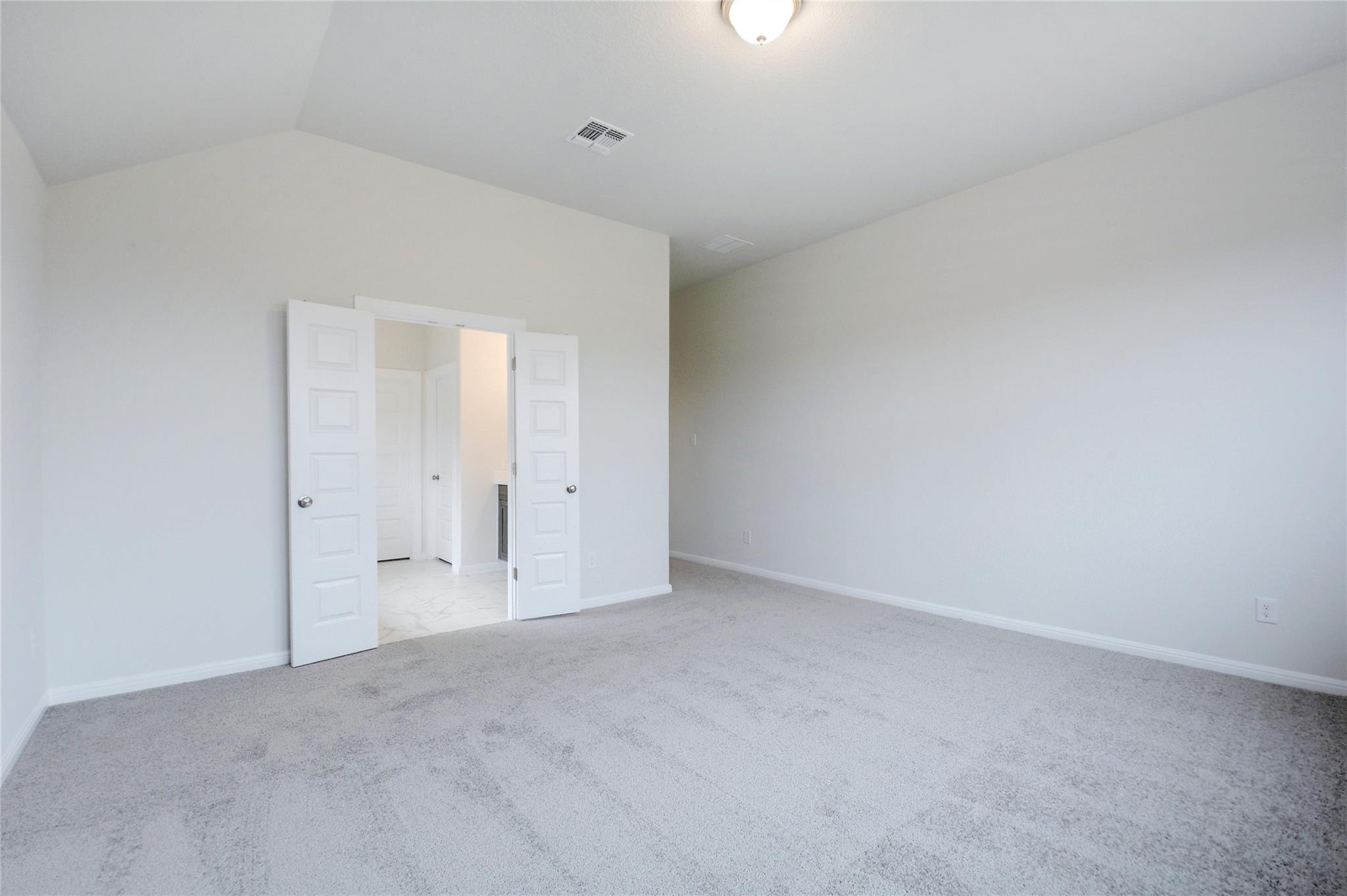 134 Edgewater TRL