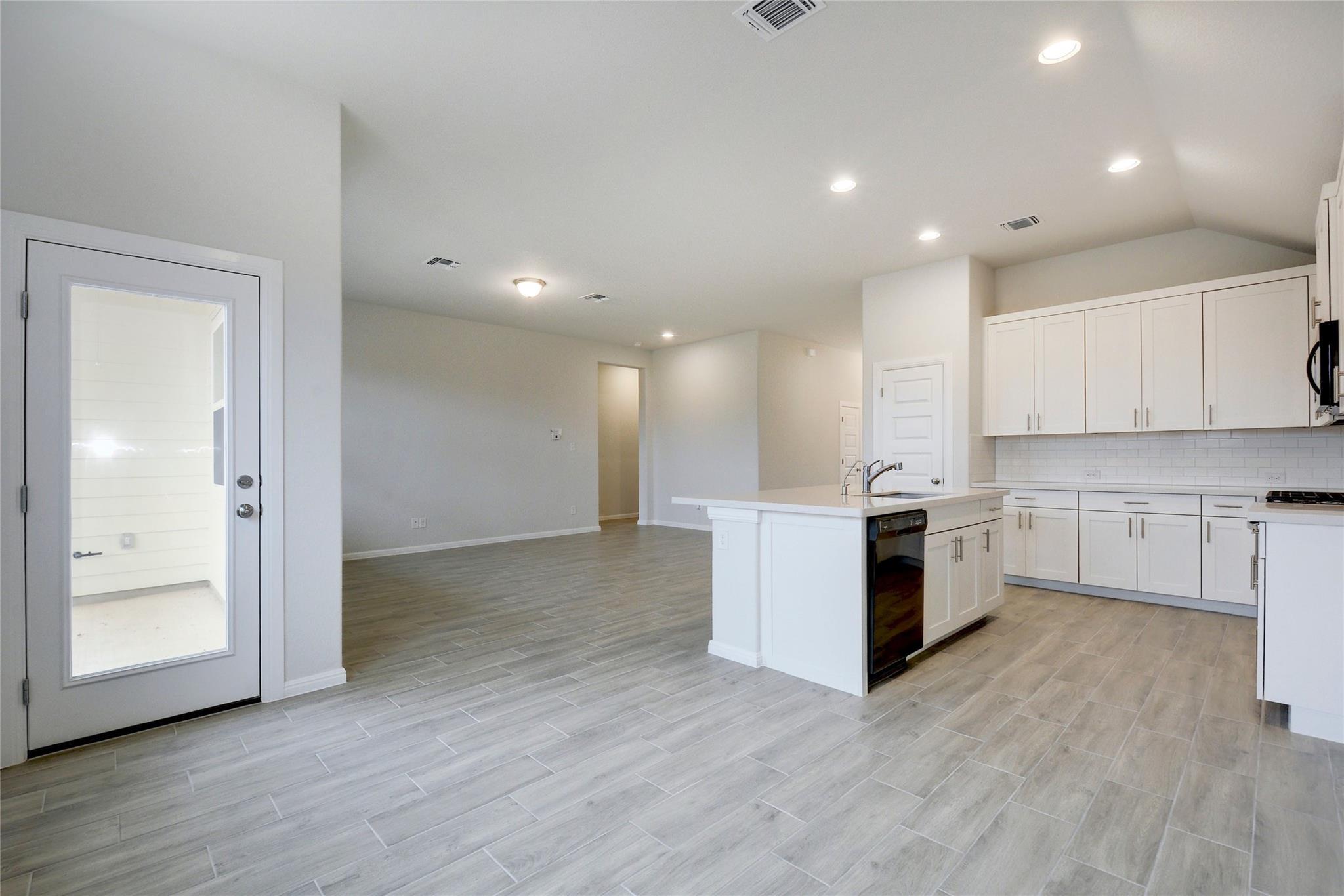 134 Edgewater TRL