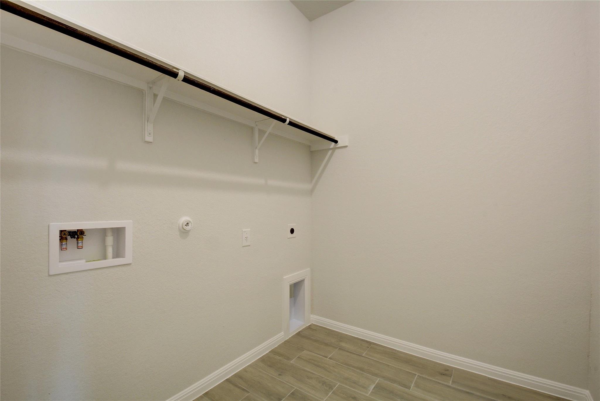 134 Edgewater TRL