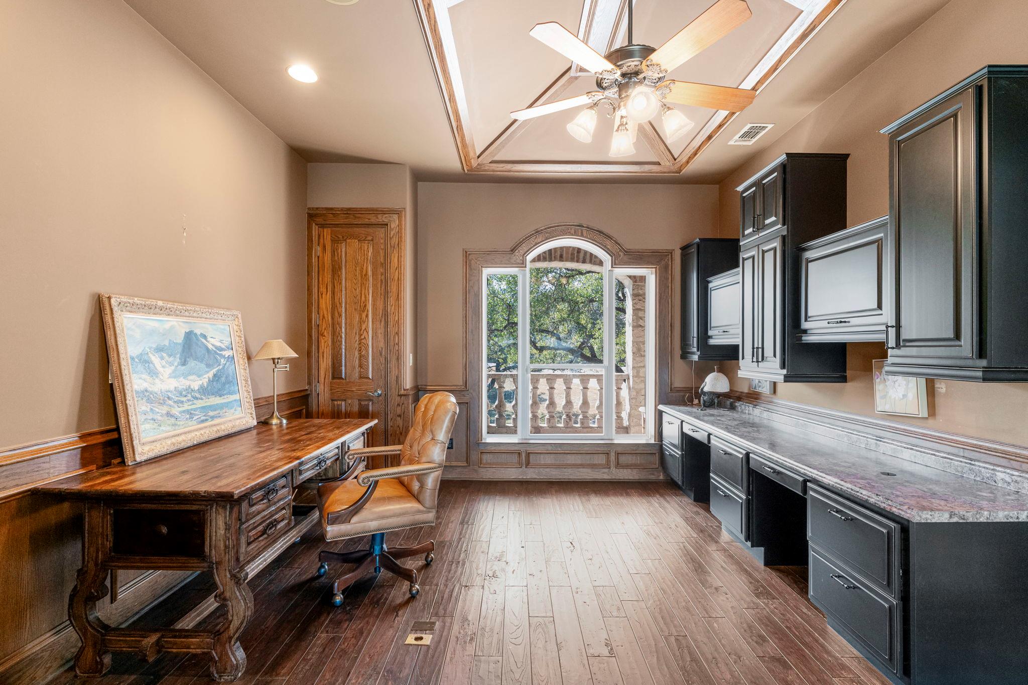 401 Brooks Hollow RD