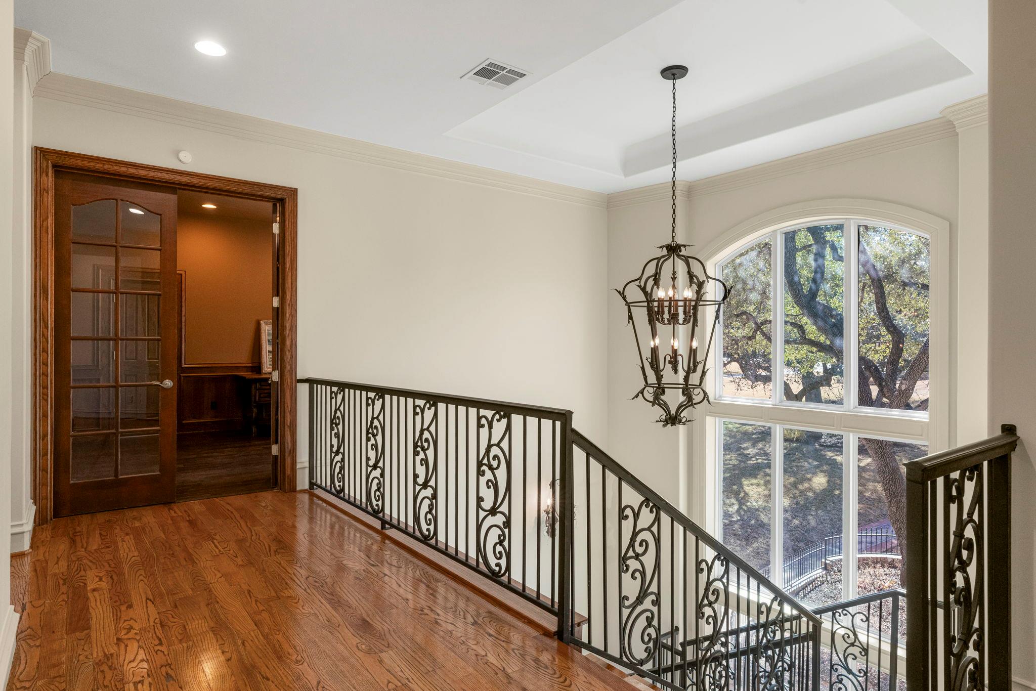 401 Brooks Hollow RD