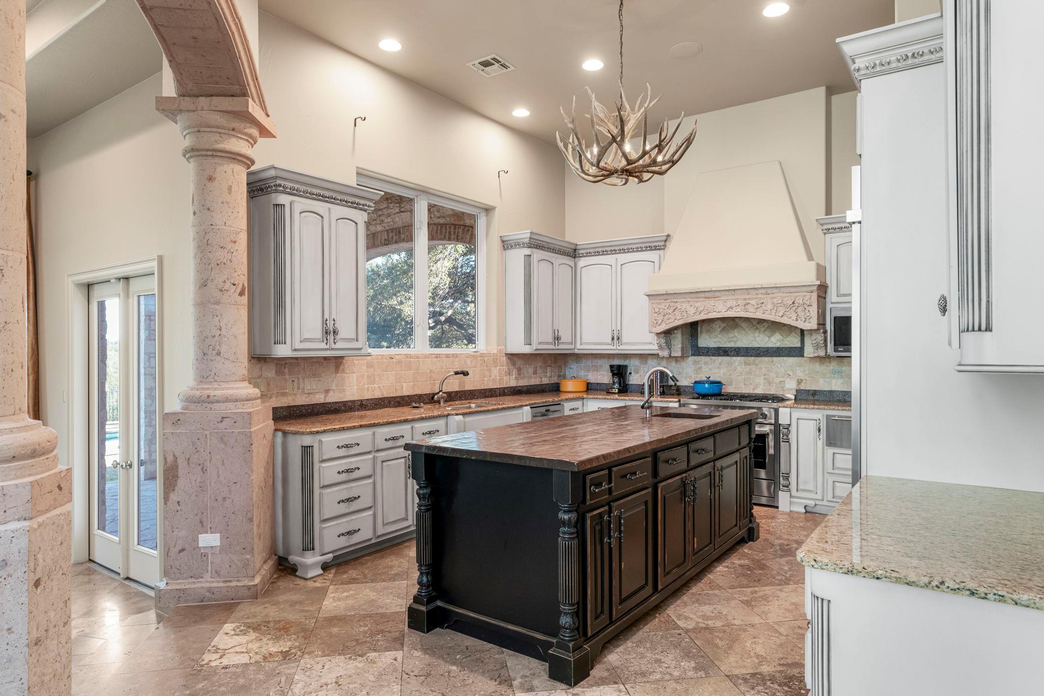 401 Brooks Hollow RD