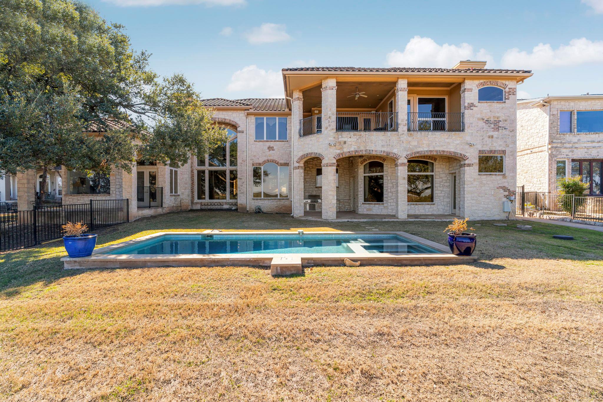 401 Brooks Hollow RD