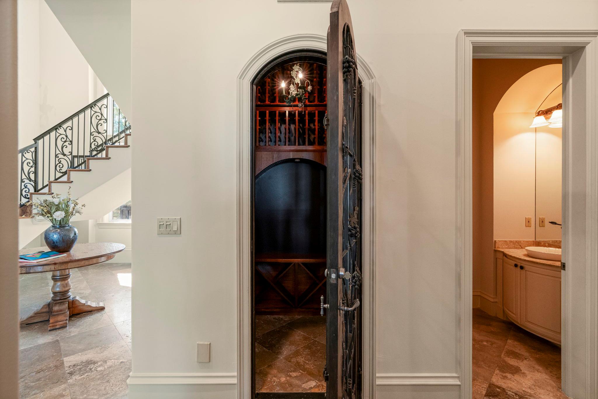 401 Brooks Hollow RD