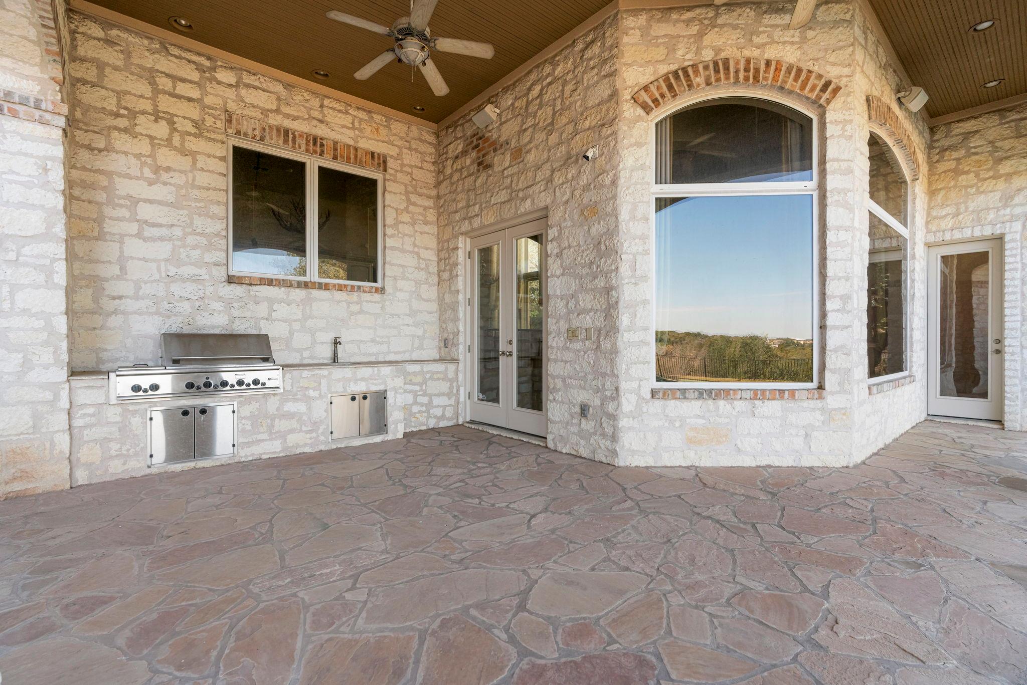 401 Brooks Hollow RD