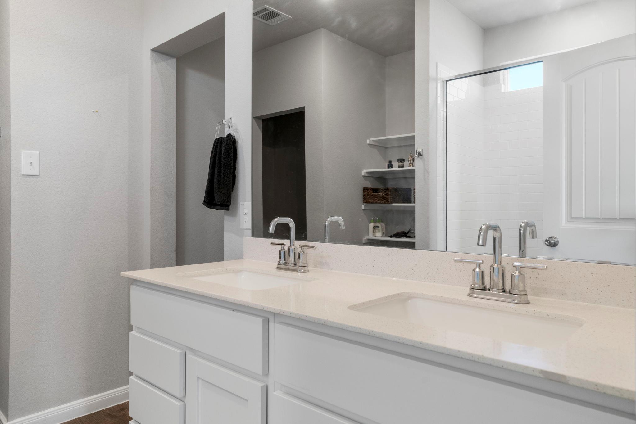 212 Apache Plum DR, Kyle