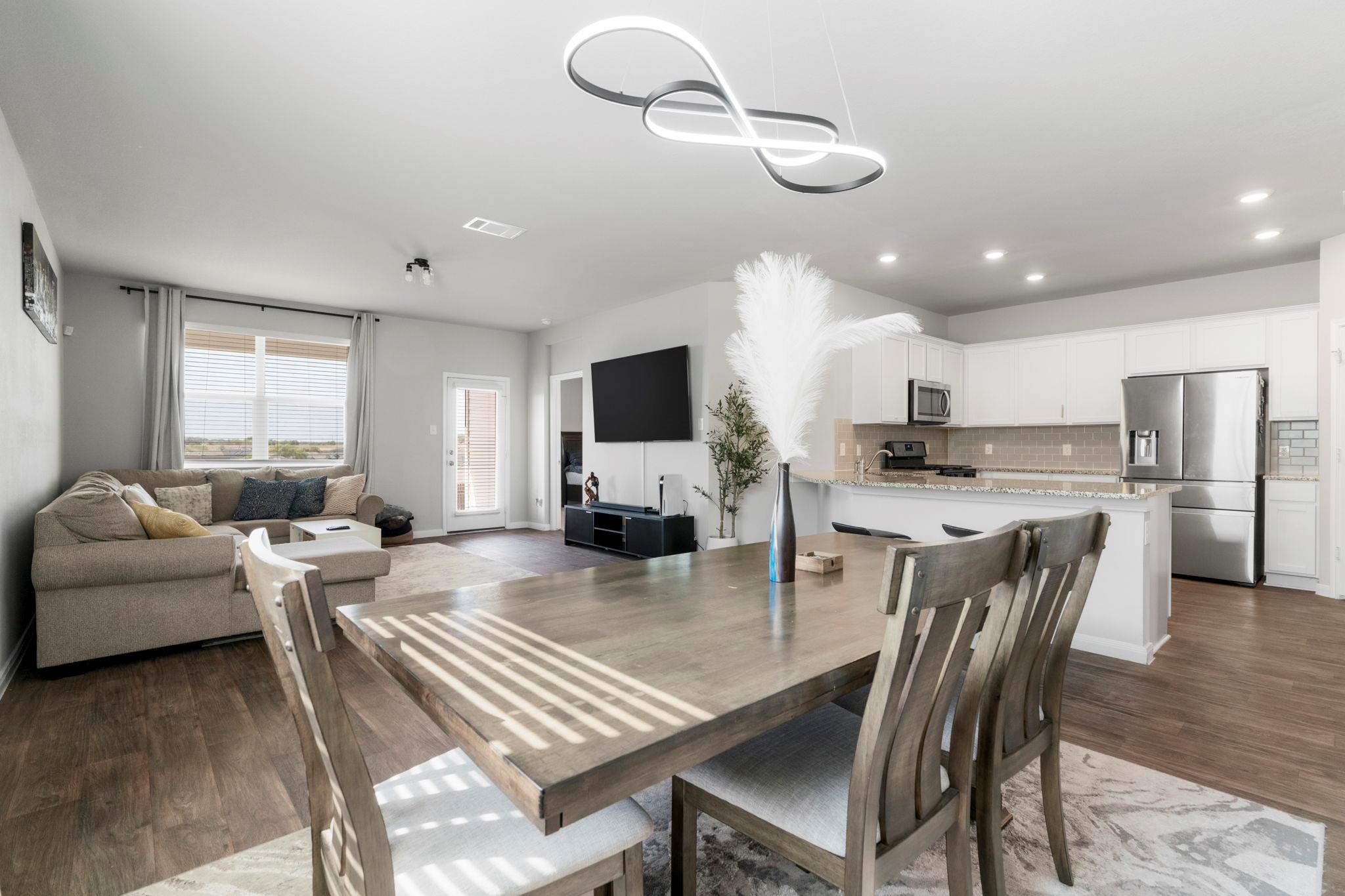 212 Apache Plum DR, Kyle