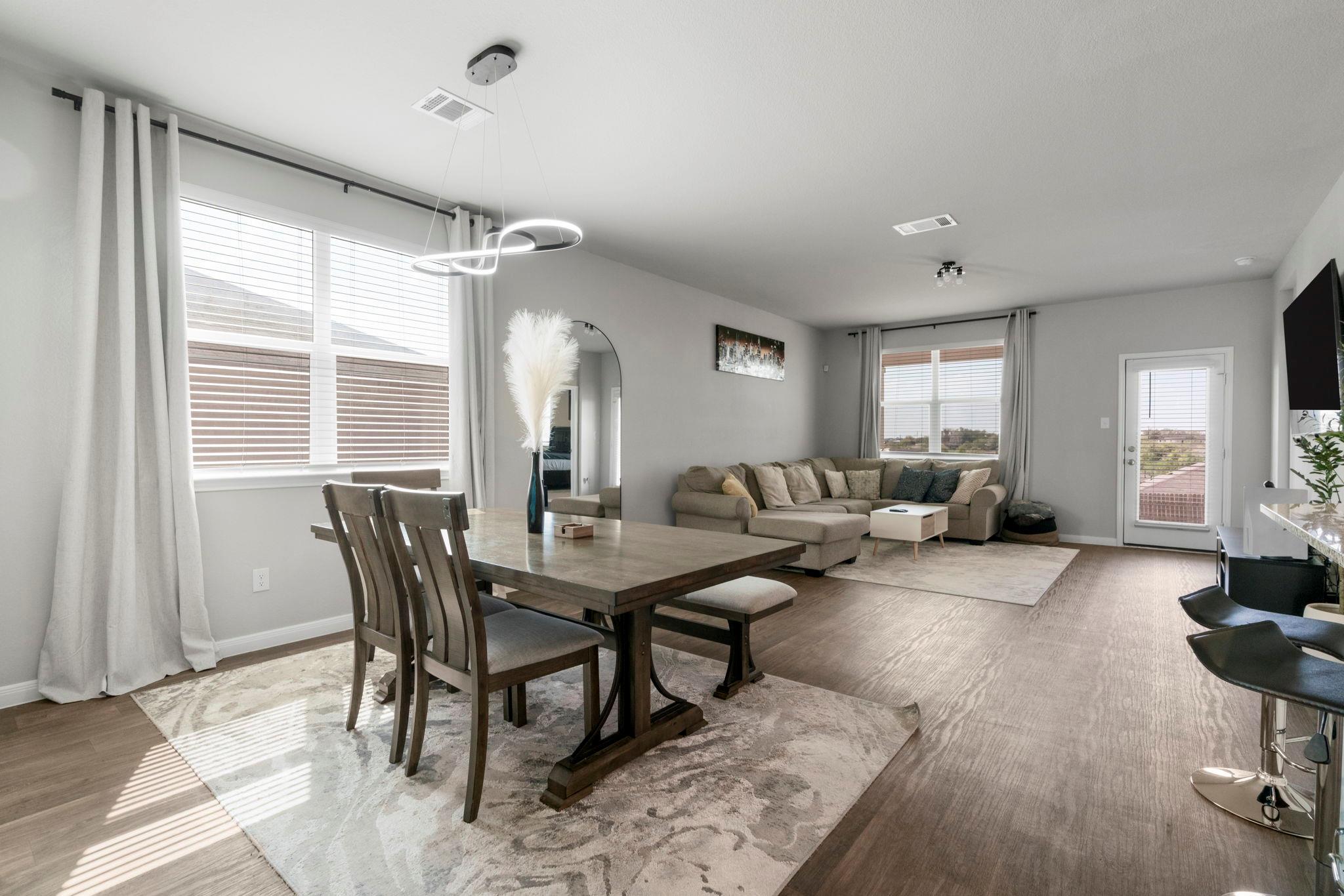 212 Apache Plum DR, Kyle