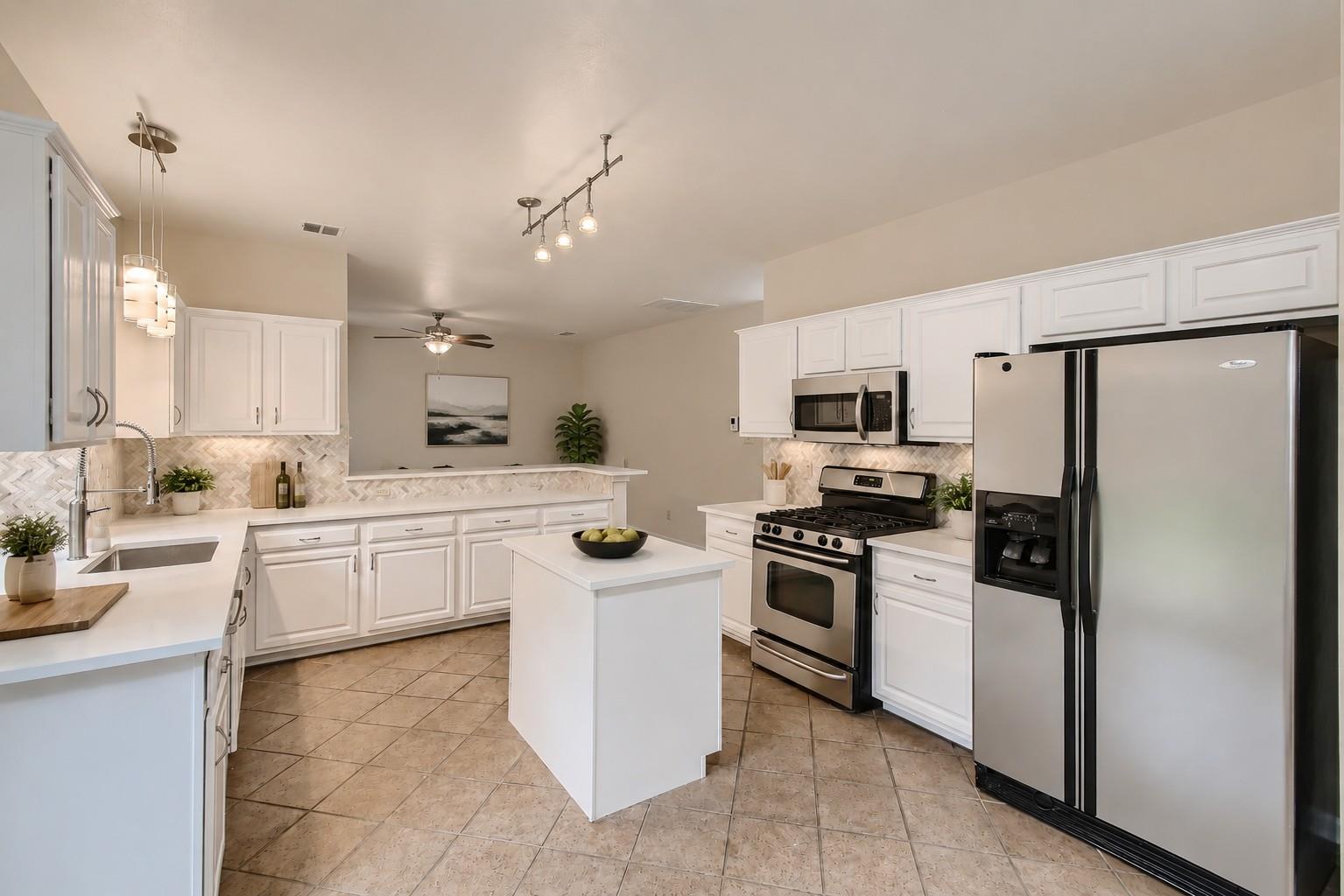 11034 Galleria CV