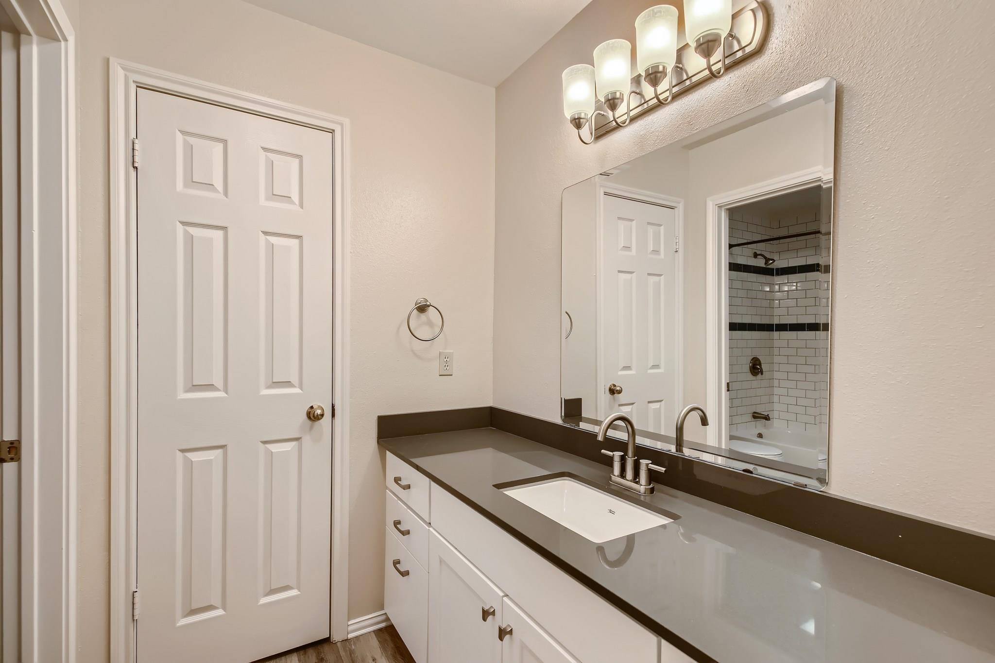 11034 Galleria CV