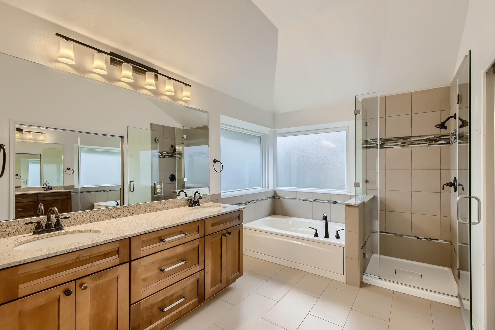 11034 Galleria CV