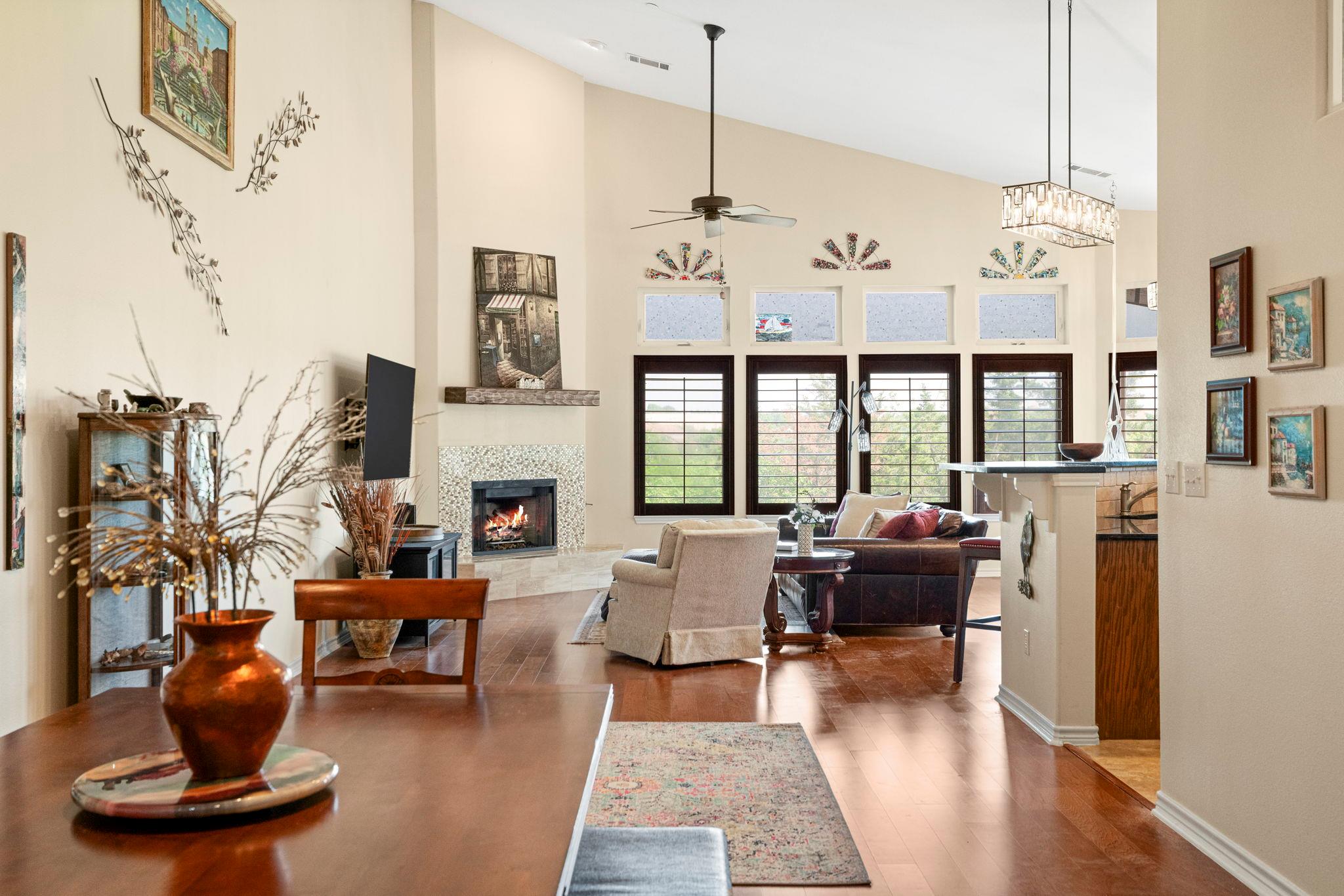 2601 N Quinlan Park RD # 401