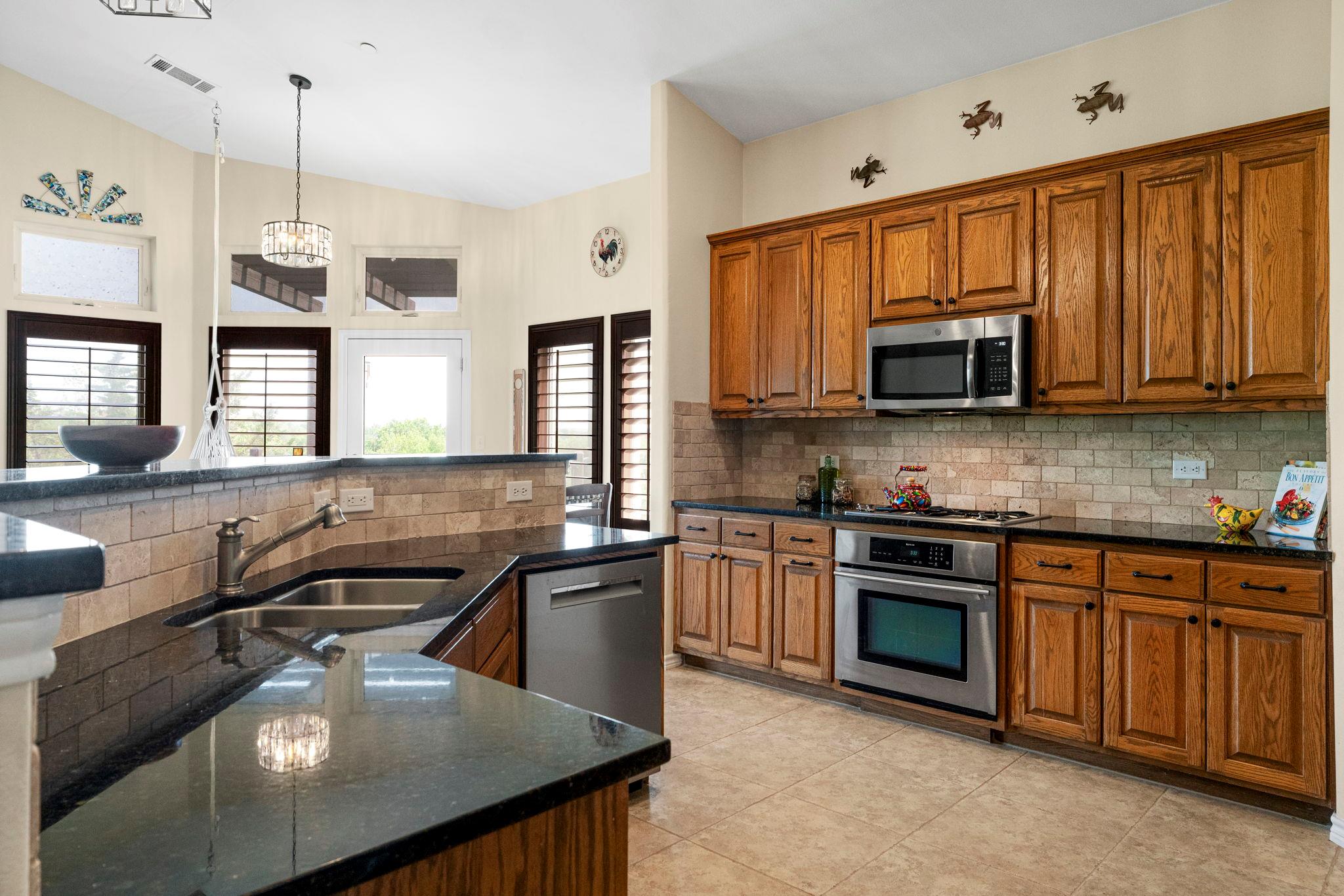 2601 N Quinlan Park RD # 401