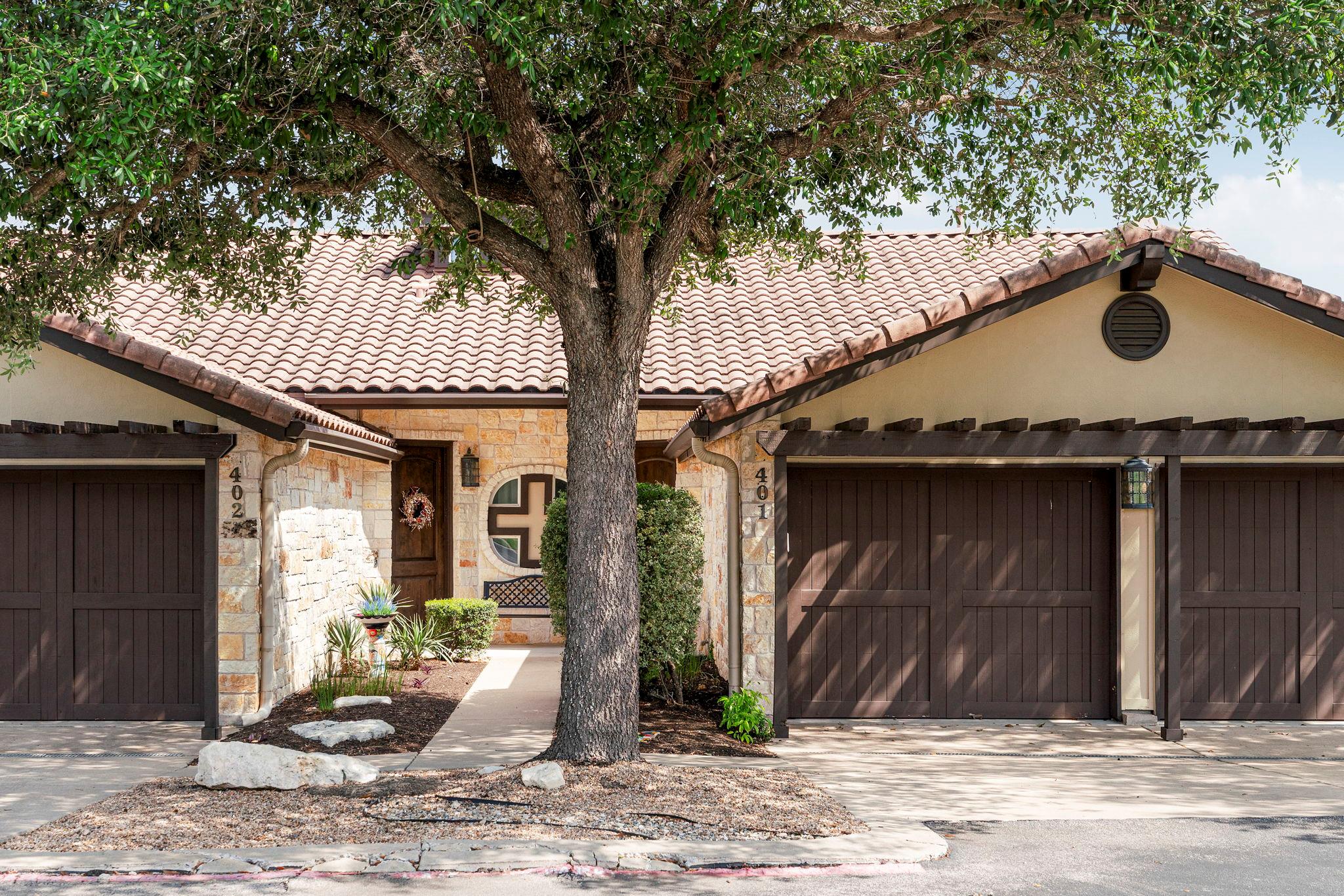 2601 N Quinlan Park RD # 401