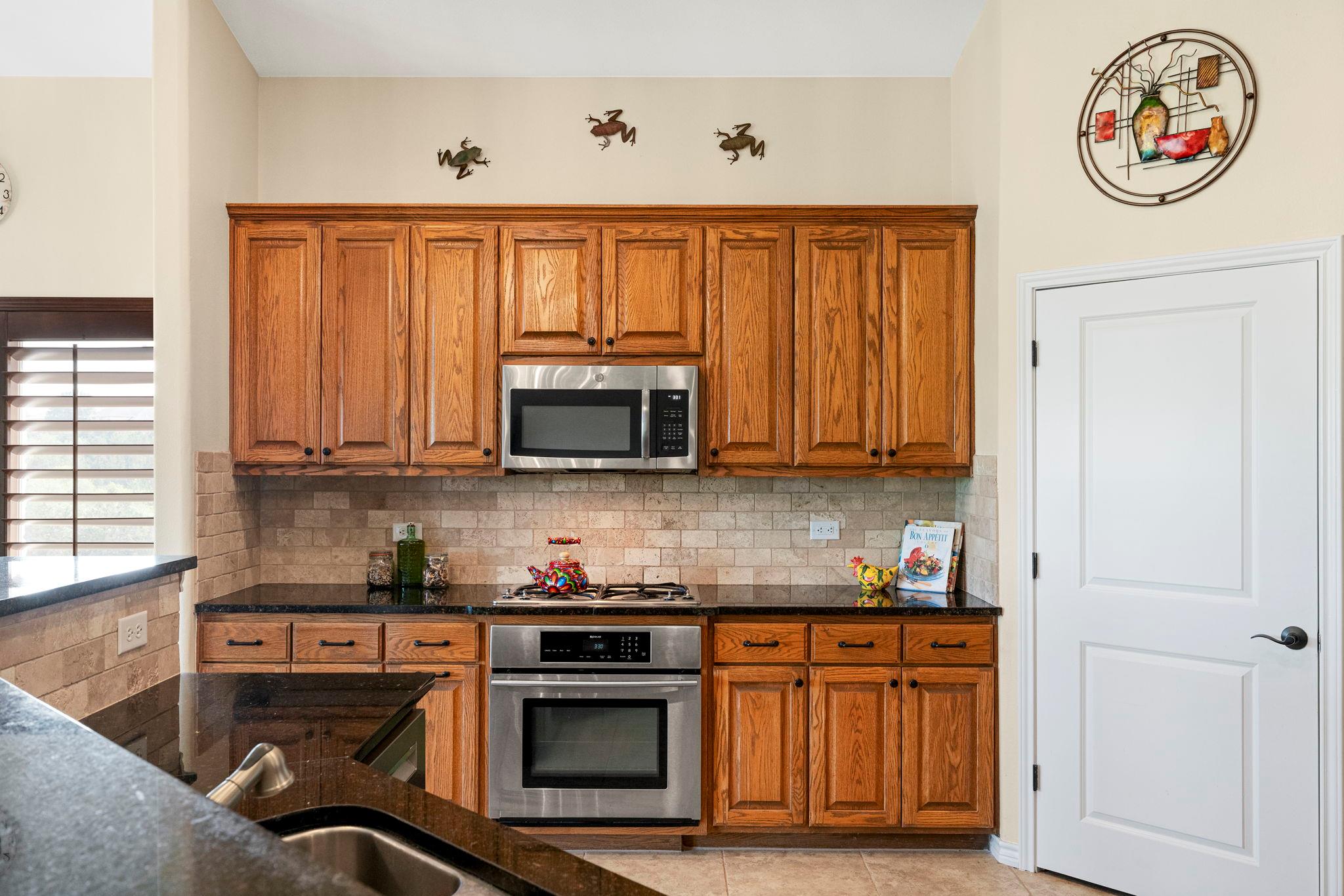 2601 N Quinlan Park RD # 401