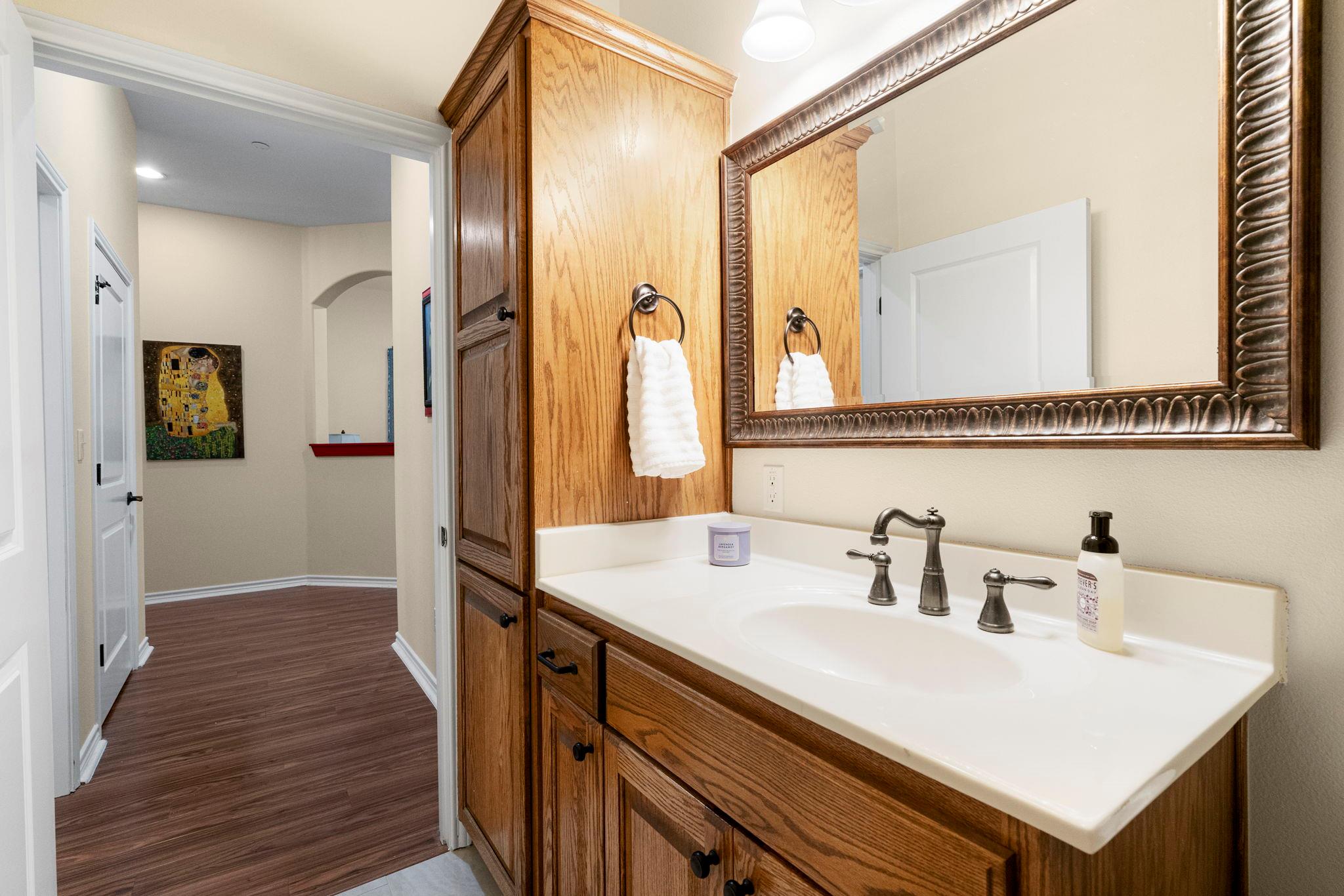 2601 N Quinlan Park RD # 401