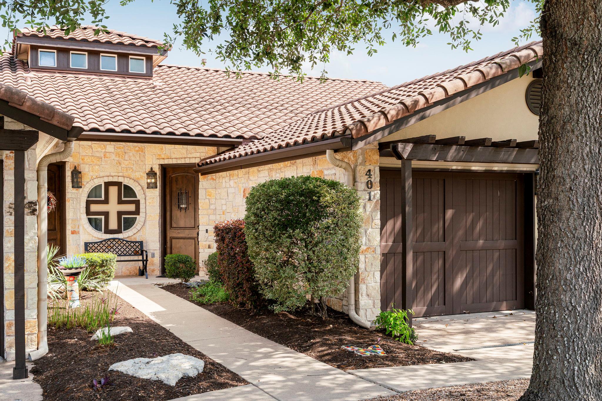 2601 N Quinlan Park RD # 401