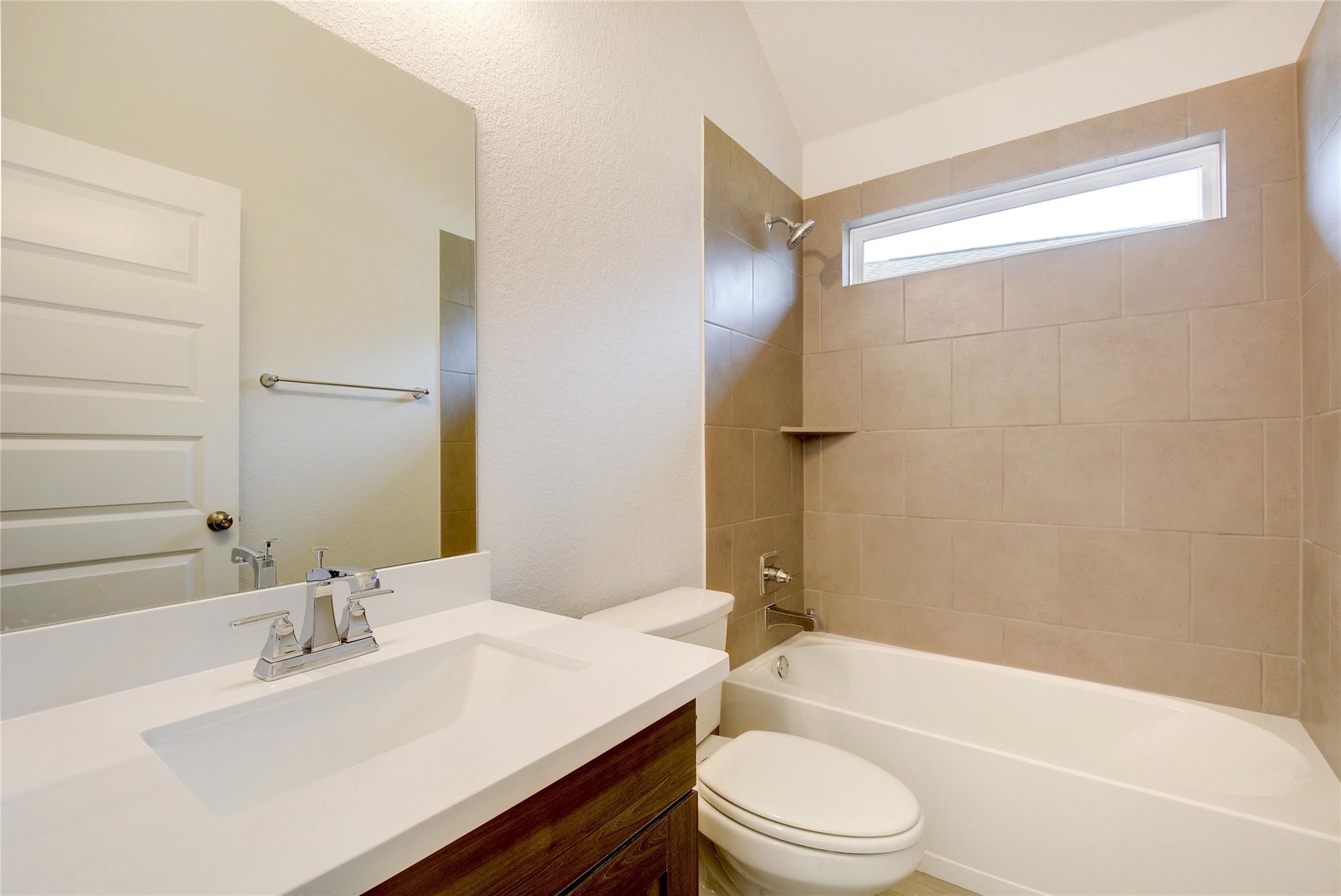 134 Edgewater TRL