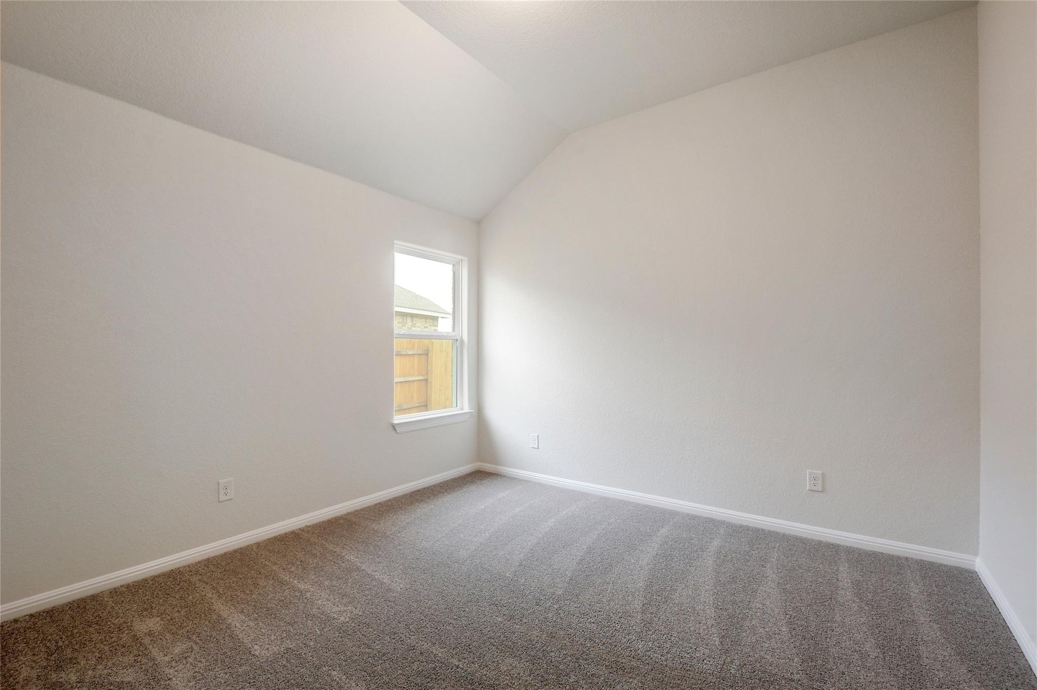 134 Edgewater TRL