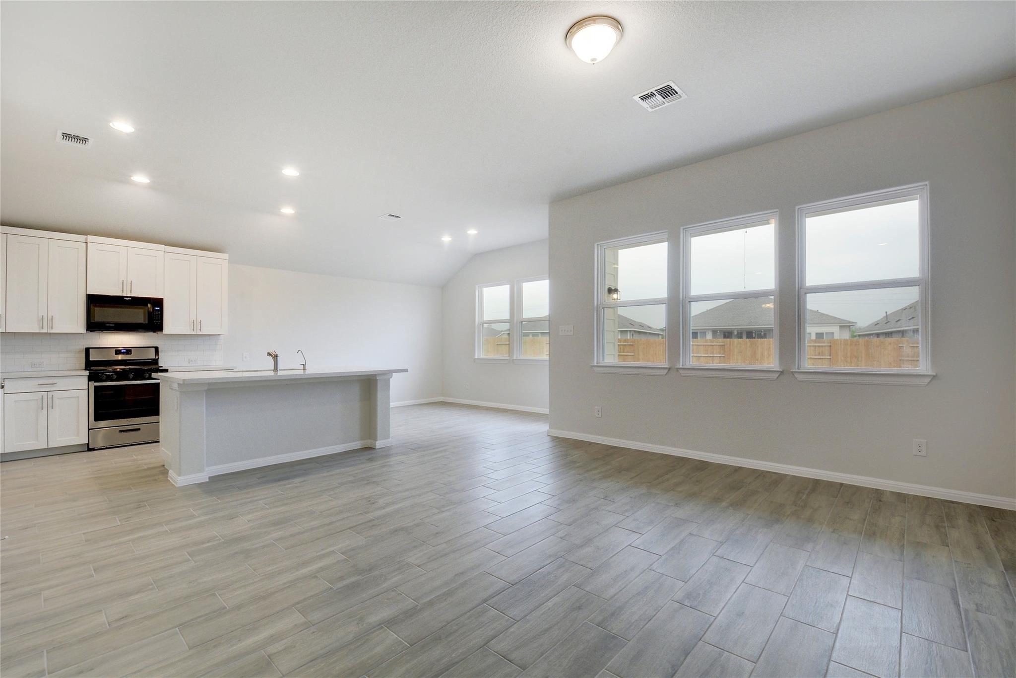 134 Edgewater TRL