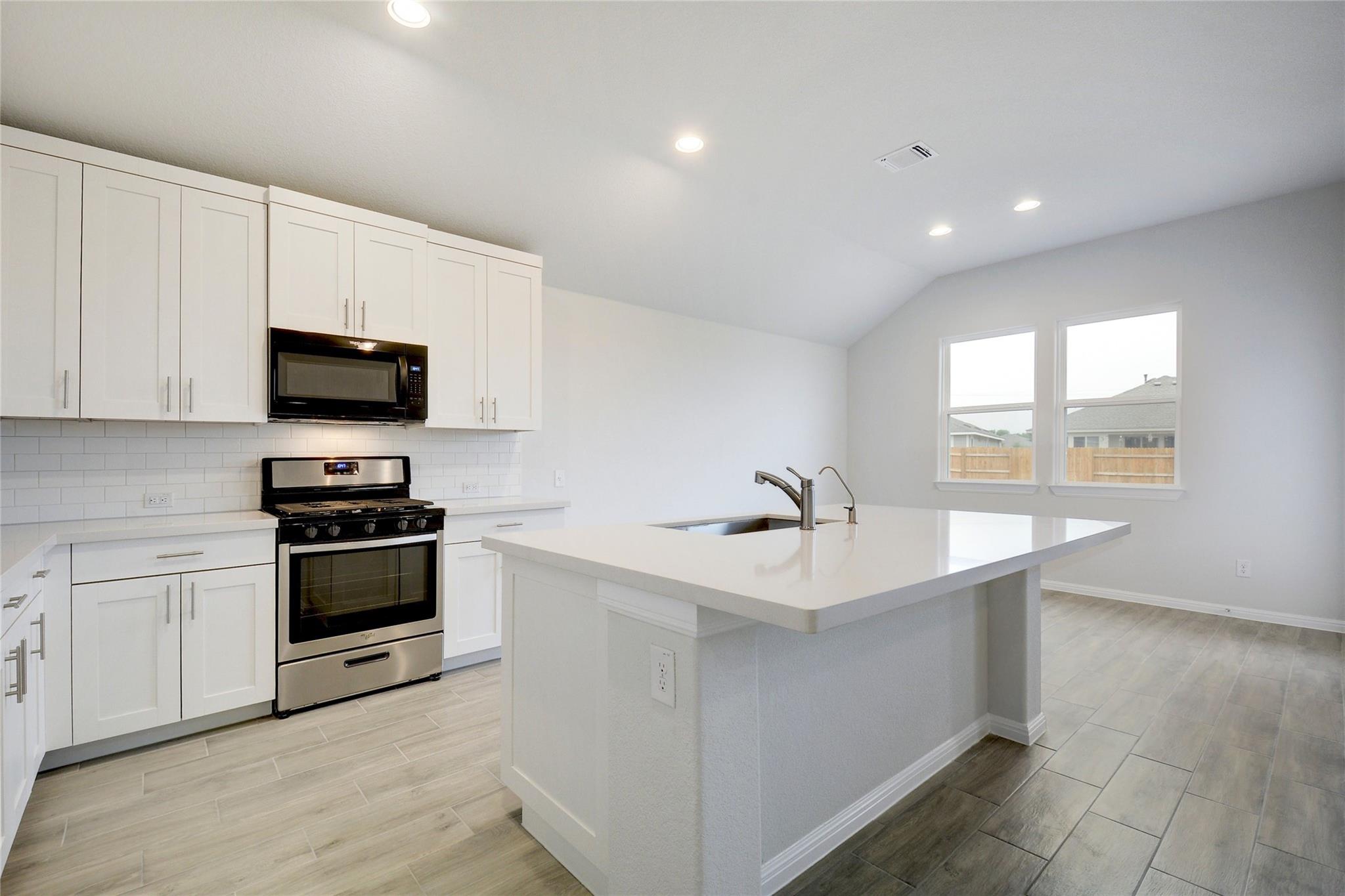 134 Edgewater TRL