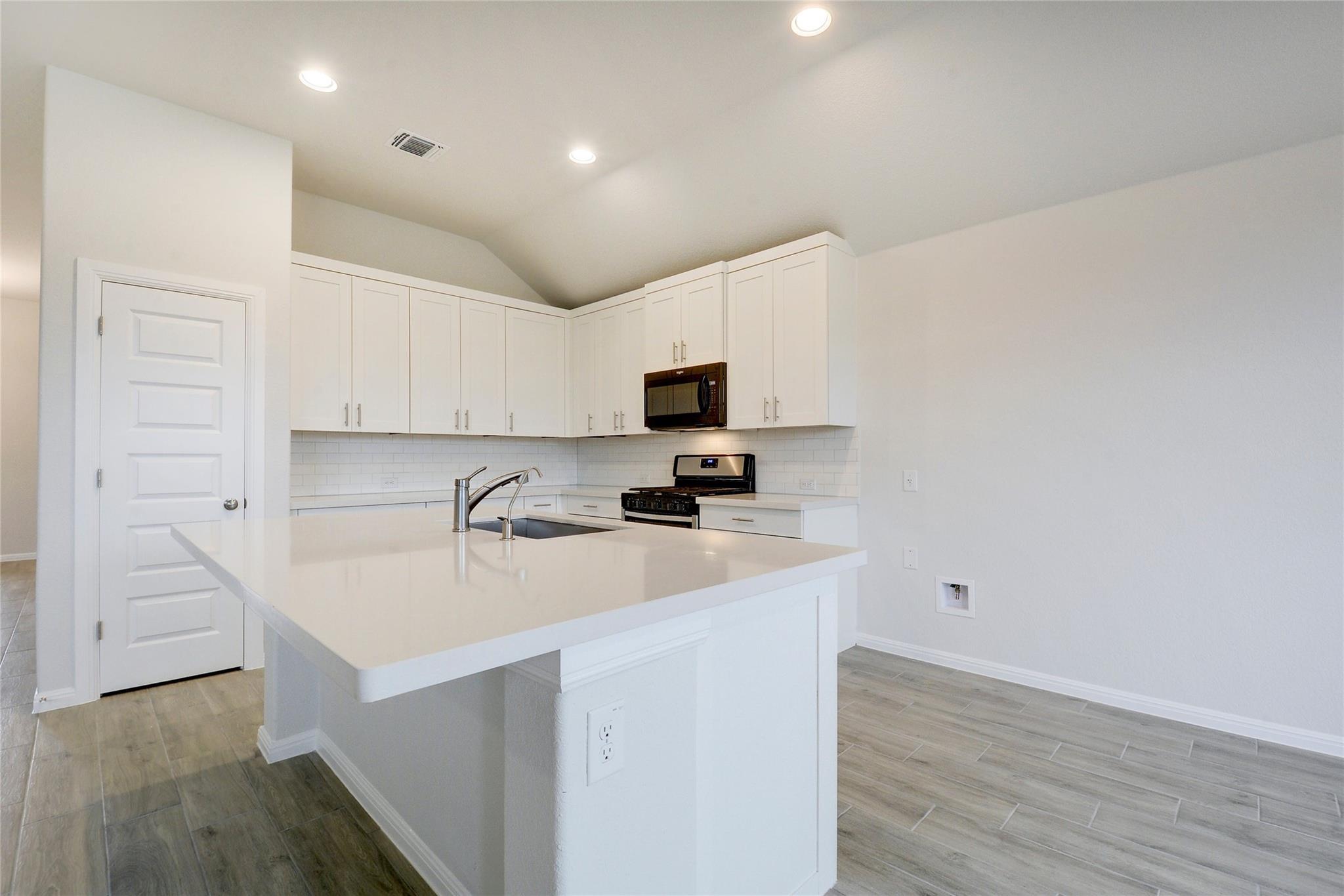 134 Edgewater TRL