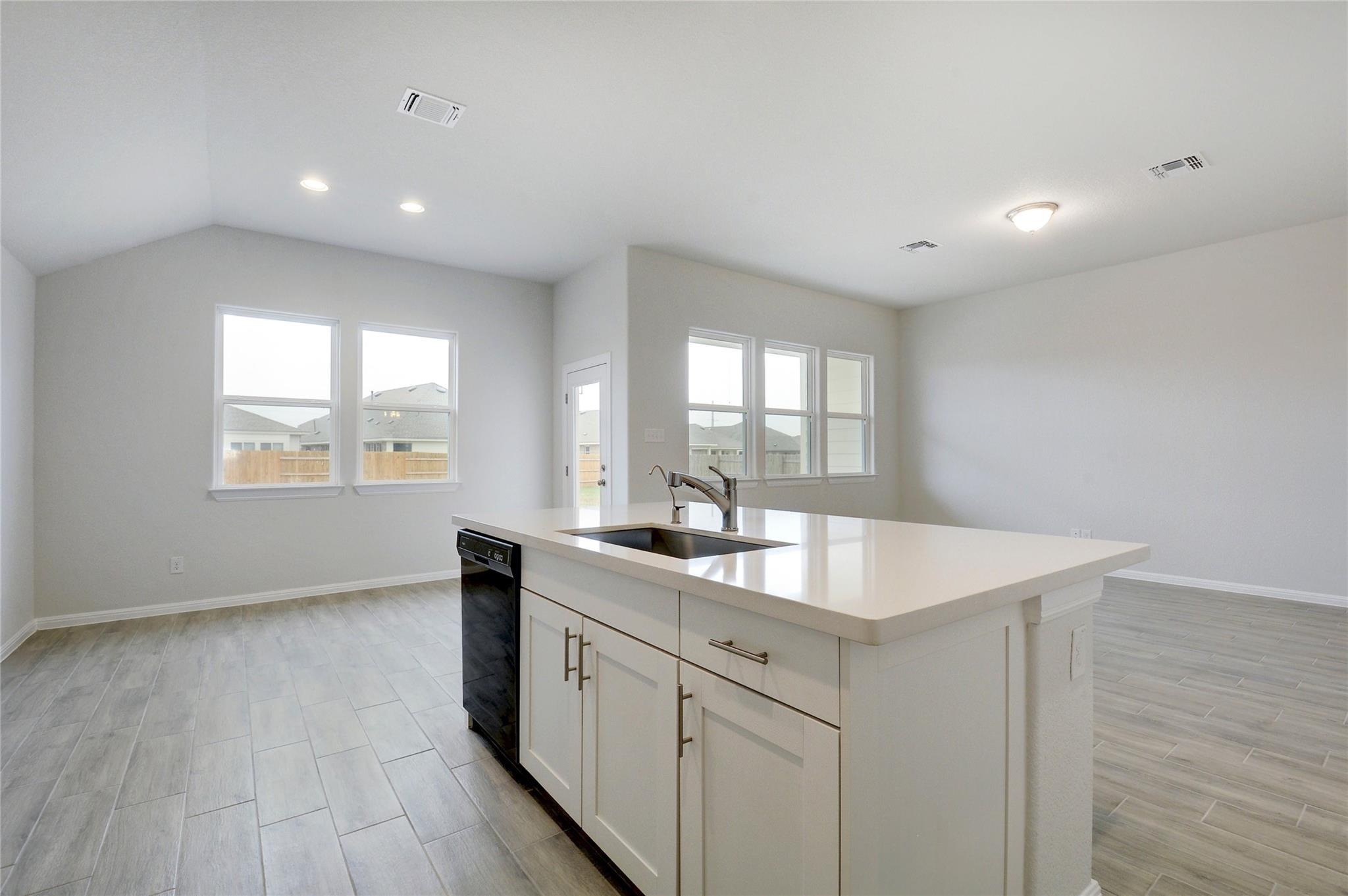 134 Edgewater TRL