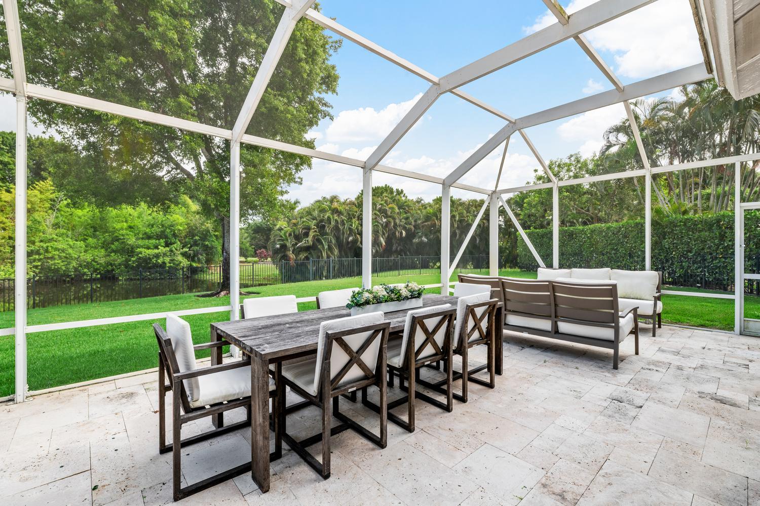 1526 S Club Drive