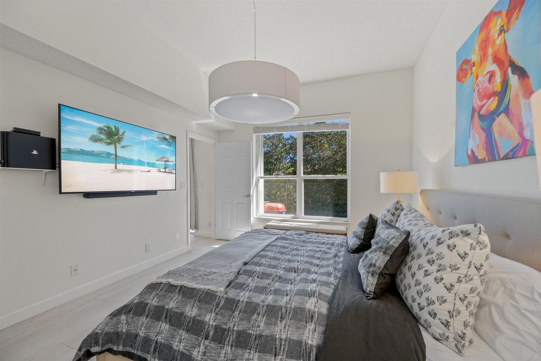 1898 Capeside Circle