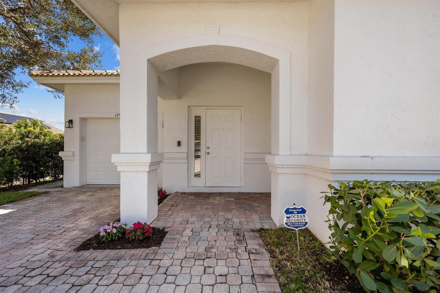 1898 Capeside Circle