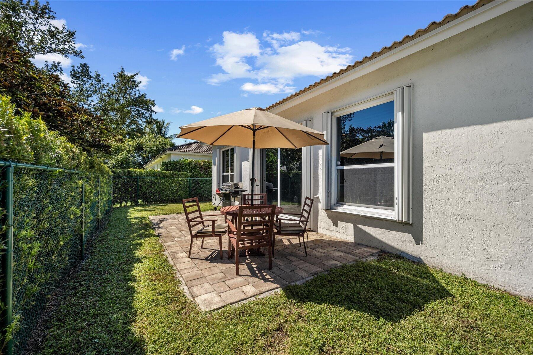 1898 Capeside Circle