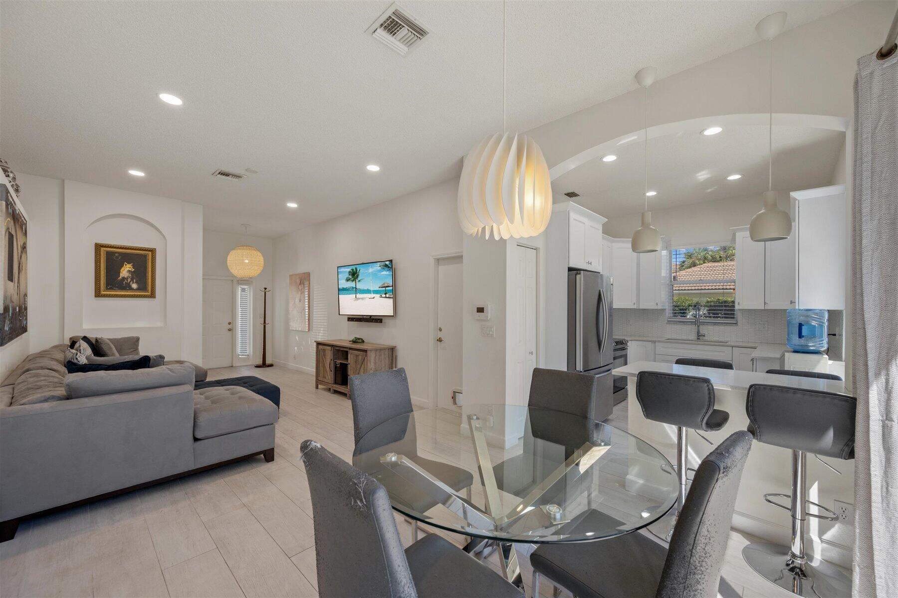 1898 Capeside Circle