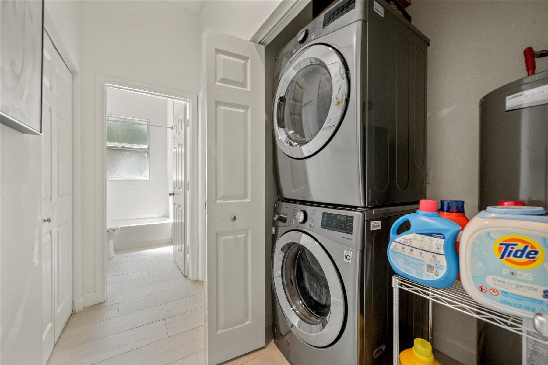 1898 Capeside Circle