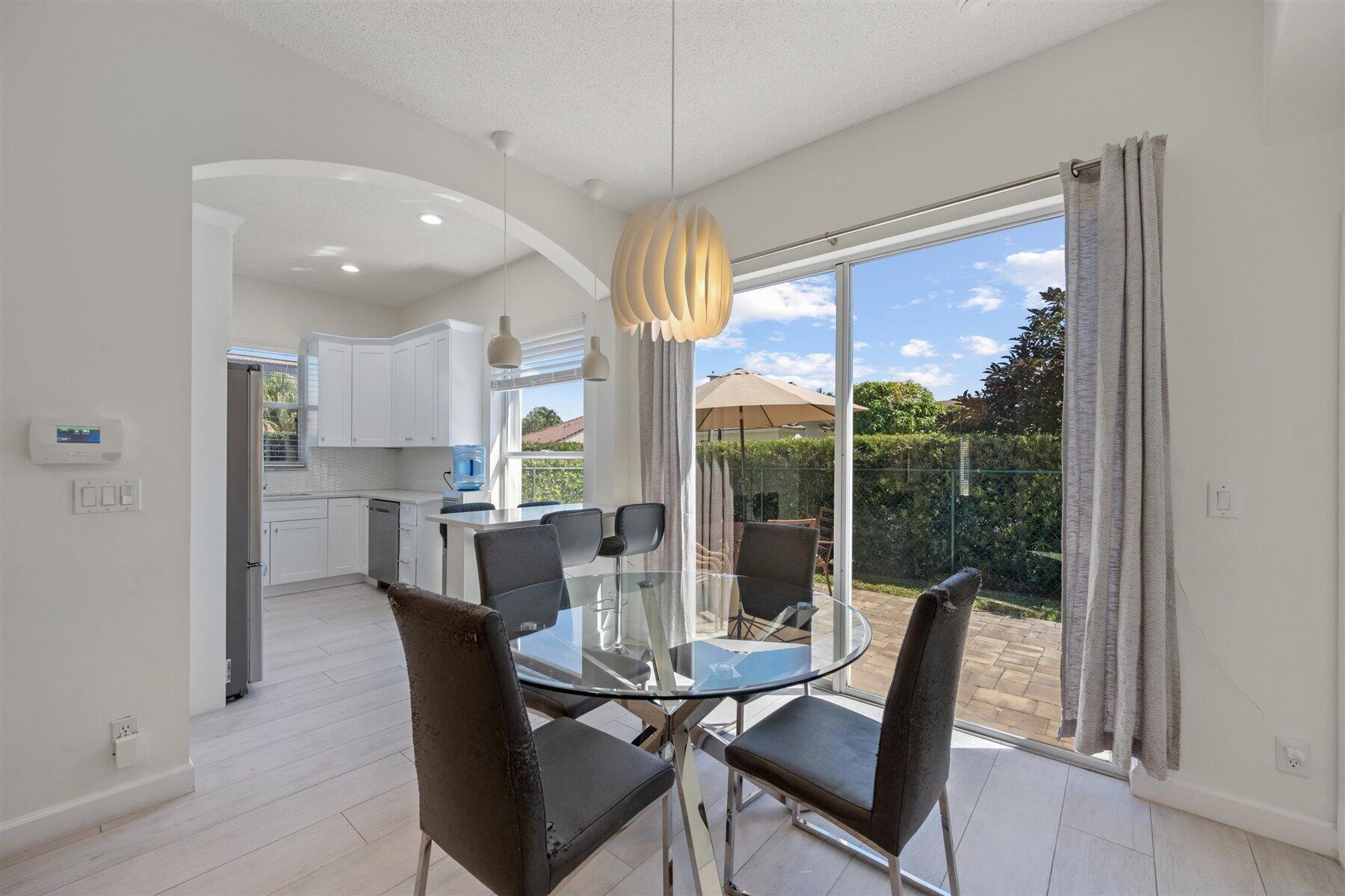 1898 Capeside Circle